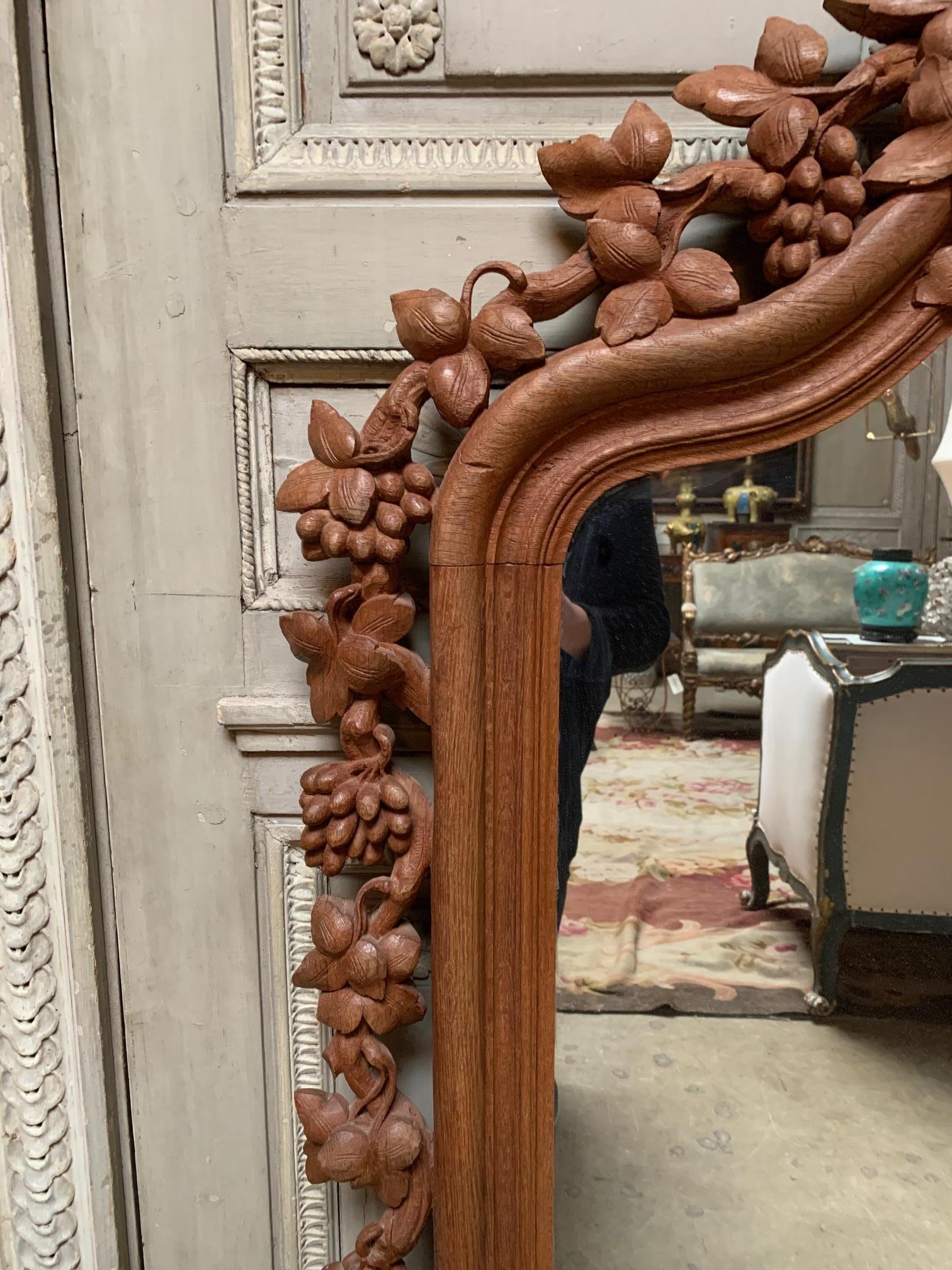 Large Naturalistic Carved Grape Cluster Trumeau Mirror In Good Condition For Sale In Dallas, TX