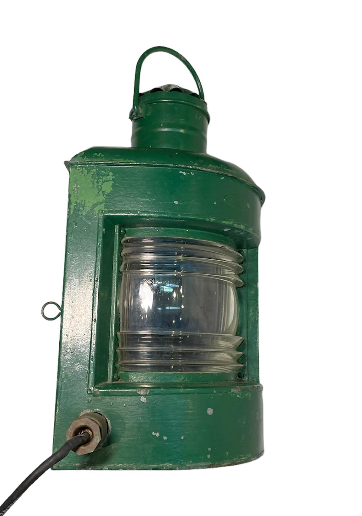 Grande lanterne nautique en métal électrifié en vente 3