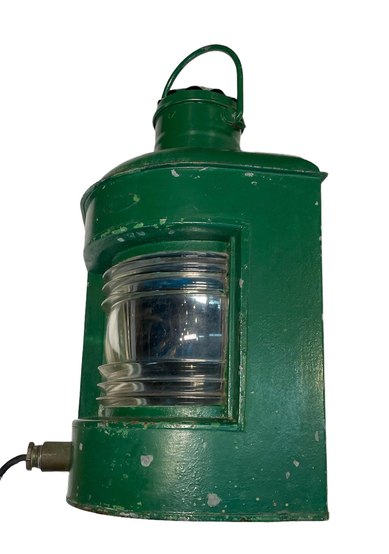 Grande lanterne nautique en métal électrifié en vente 7