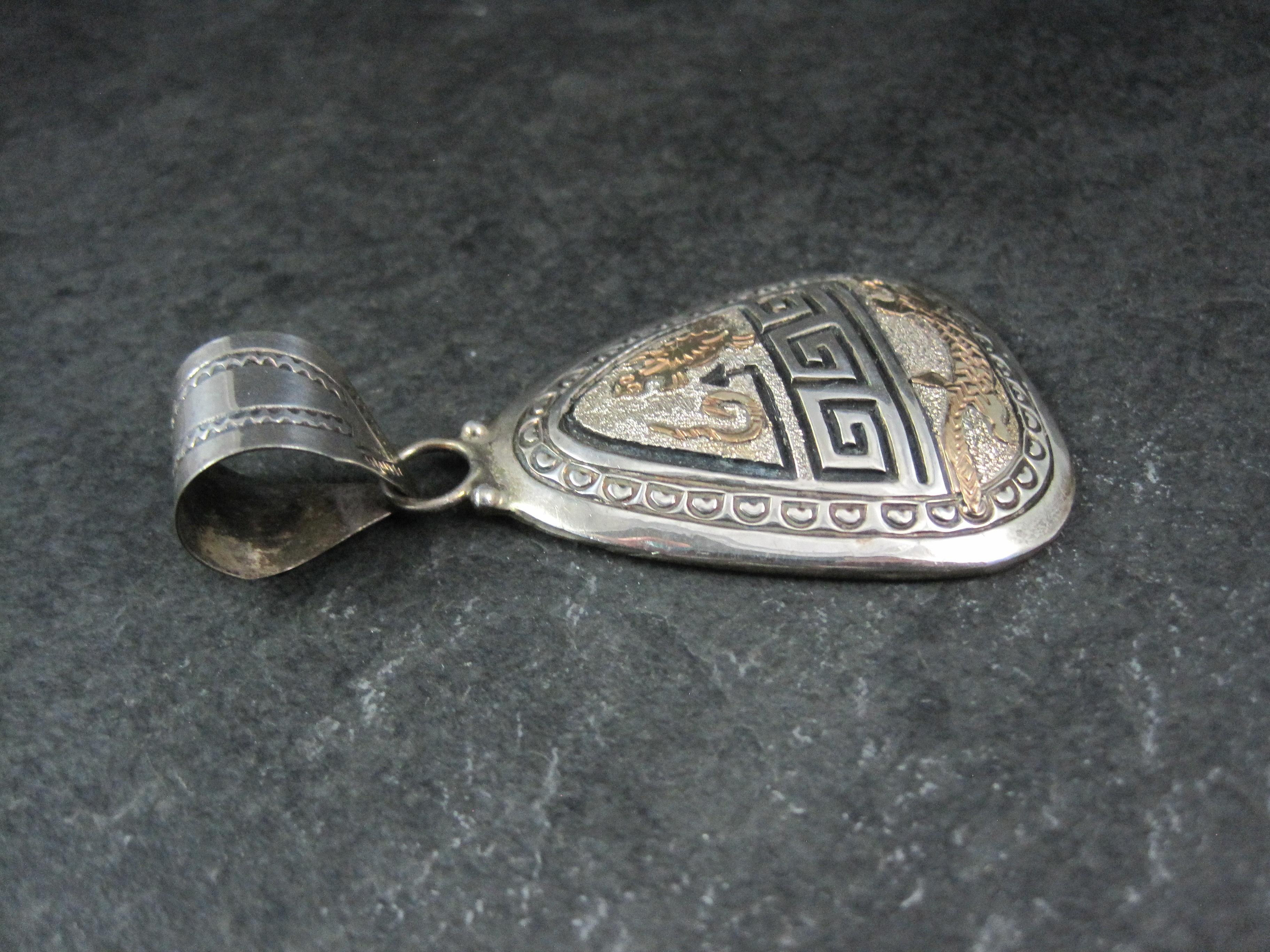 Grande ciondolo Navajo a forma di tartaruga e serpente in argento e oro 12 carati in vendita 2