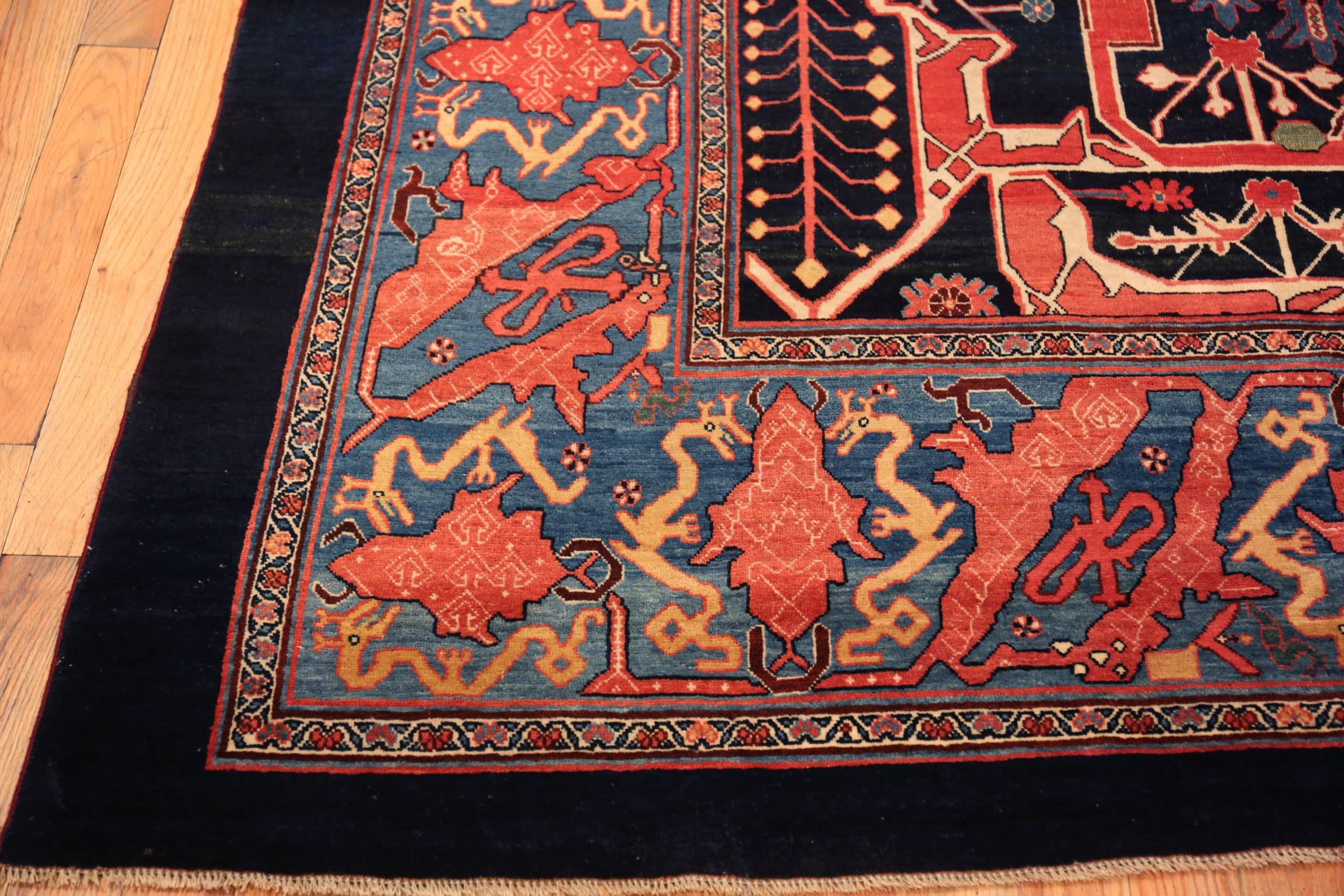 XIXe siècle Grand tapis persan ancien Bidjar à fond bleu marine et à motifs greous, 11' x 17'8