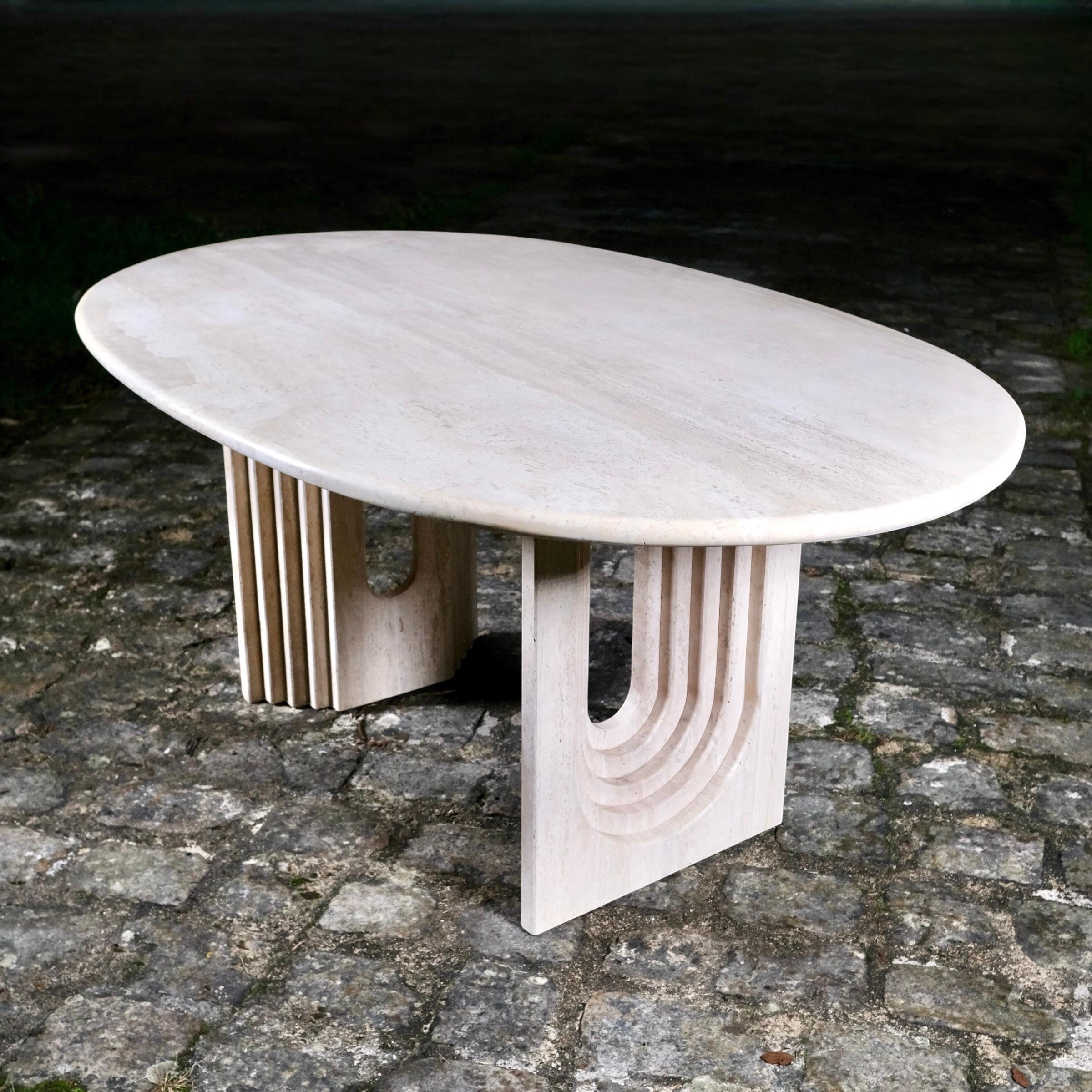 italien Grande table en travertin Naxos de Modus Studio pour Cattelan Italia, 1988
