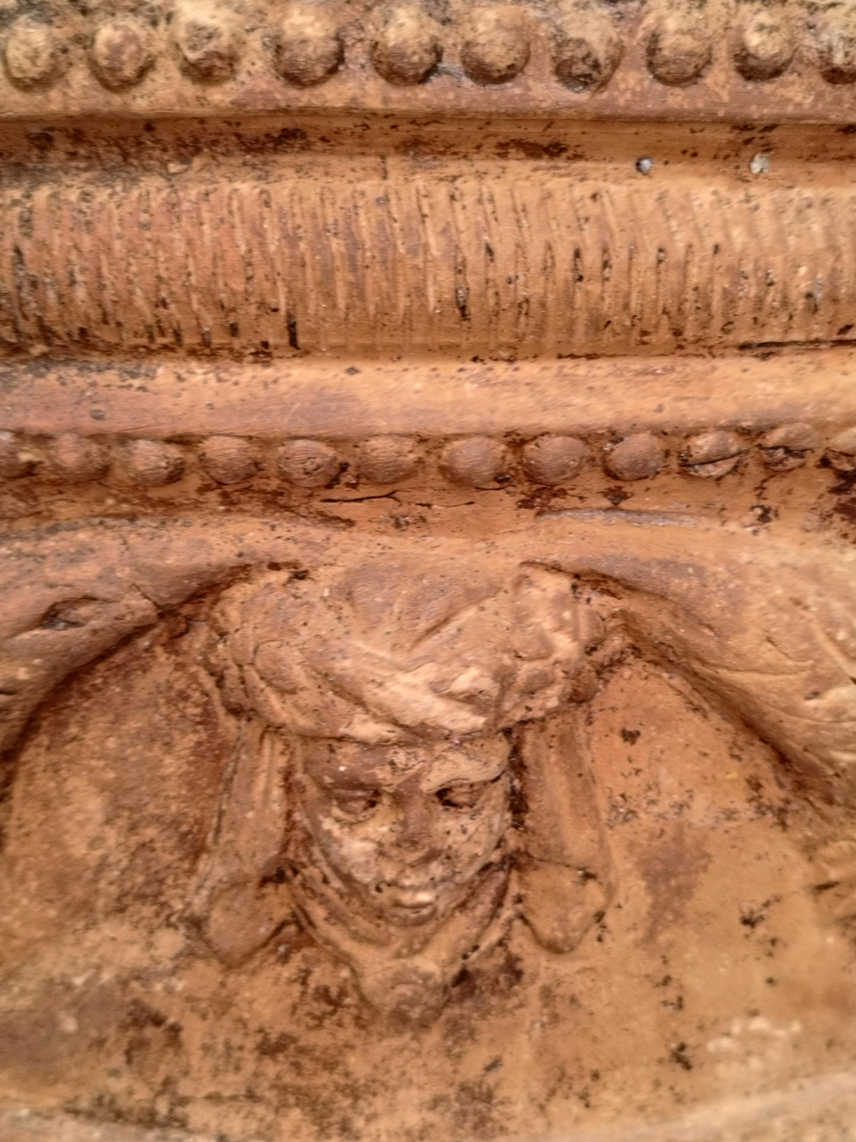 Large Neapolitan Terracotta Festooned Vase from the 1800s. In Good Condition In Naples, IT