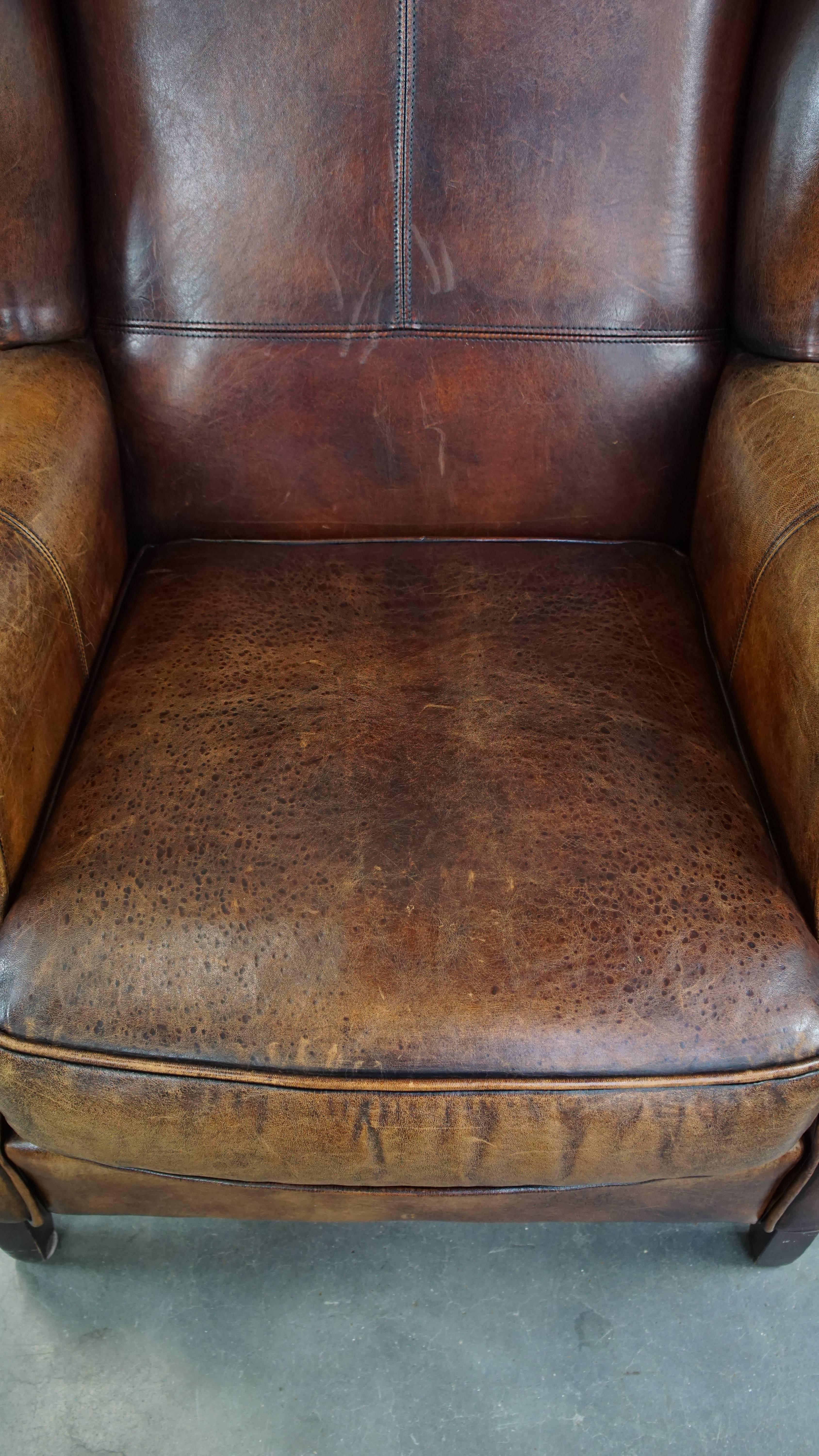 Contemporary Large, neat sheepskin armchair with a beautiful design and beautiful colors For Sale