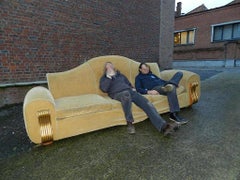 Large neo-Baroque sofa, art deco period, in velvet and gilded wood, circa 1940