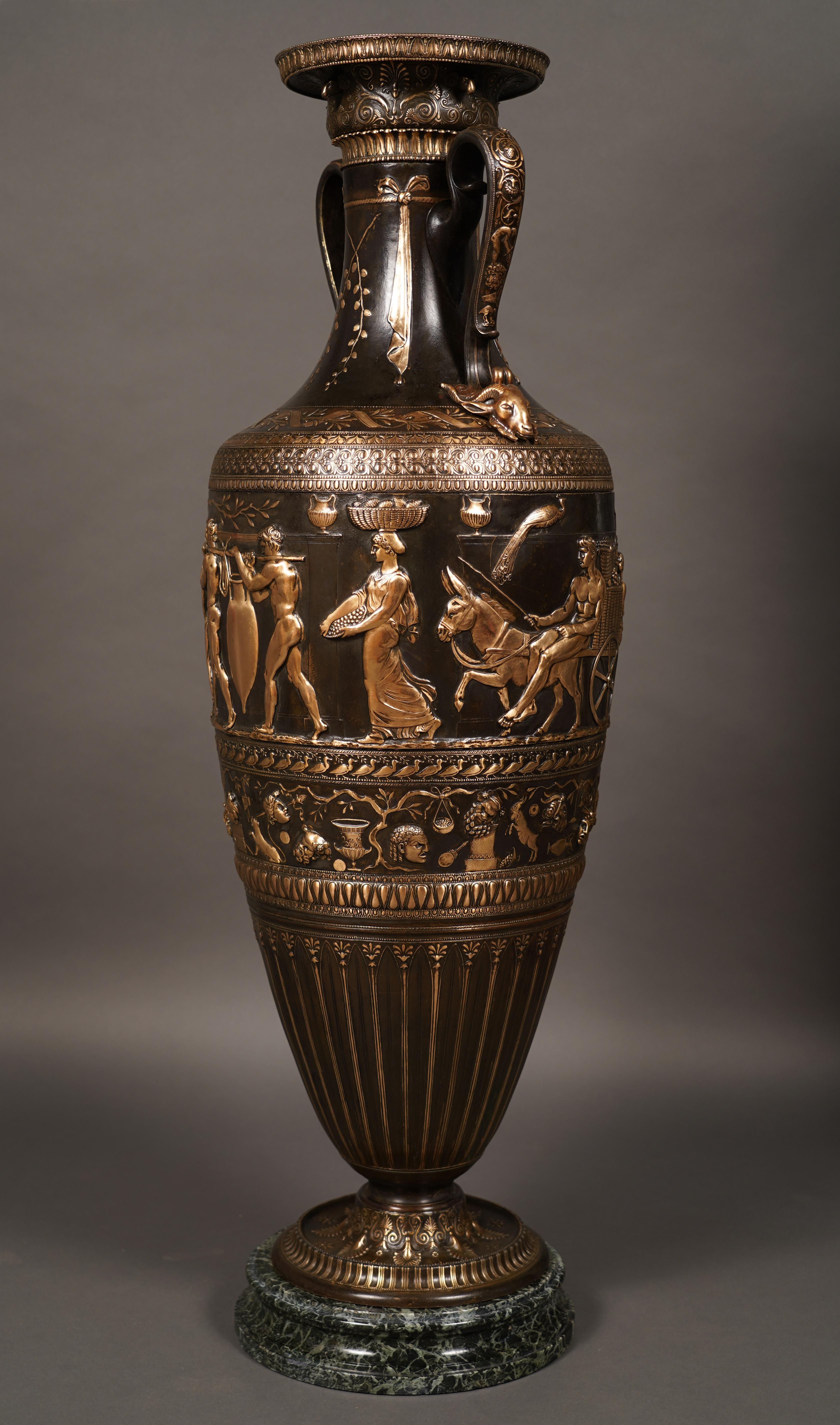 Patiné Grand vase néo-grec de F. Levillain & F. Barbedienne, France, datant d'environ 1890 en vente