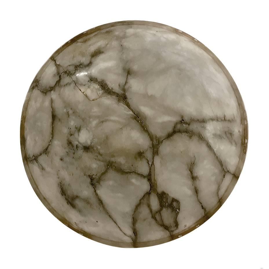 Große italienische Alabasterleuchte im neoklassischen Stil mit Elfenbein- und Grautönen und verstellbarem Fall, 1940er Jahre. 

Abmessungen:
Durchmesser: 25