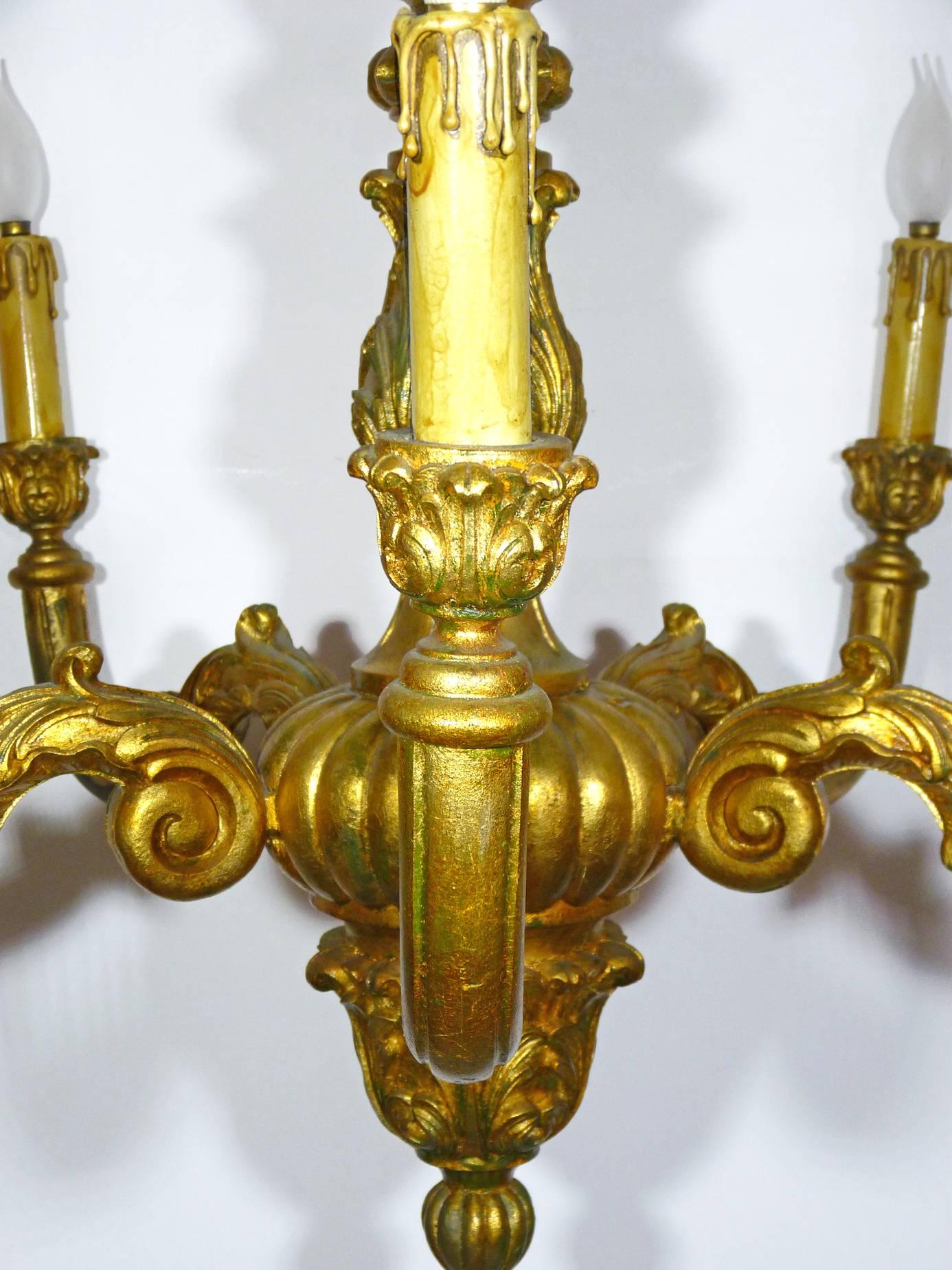 20th Century Large Neoclassic Wood Carved Gold Leaf Baroque Giltwood Five-Arm Chandelier