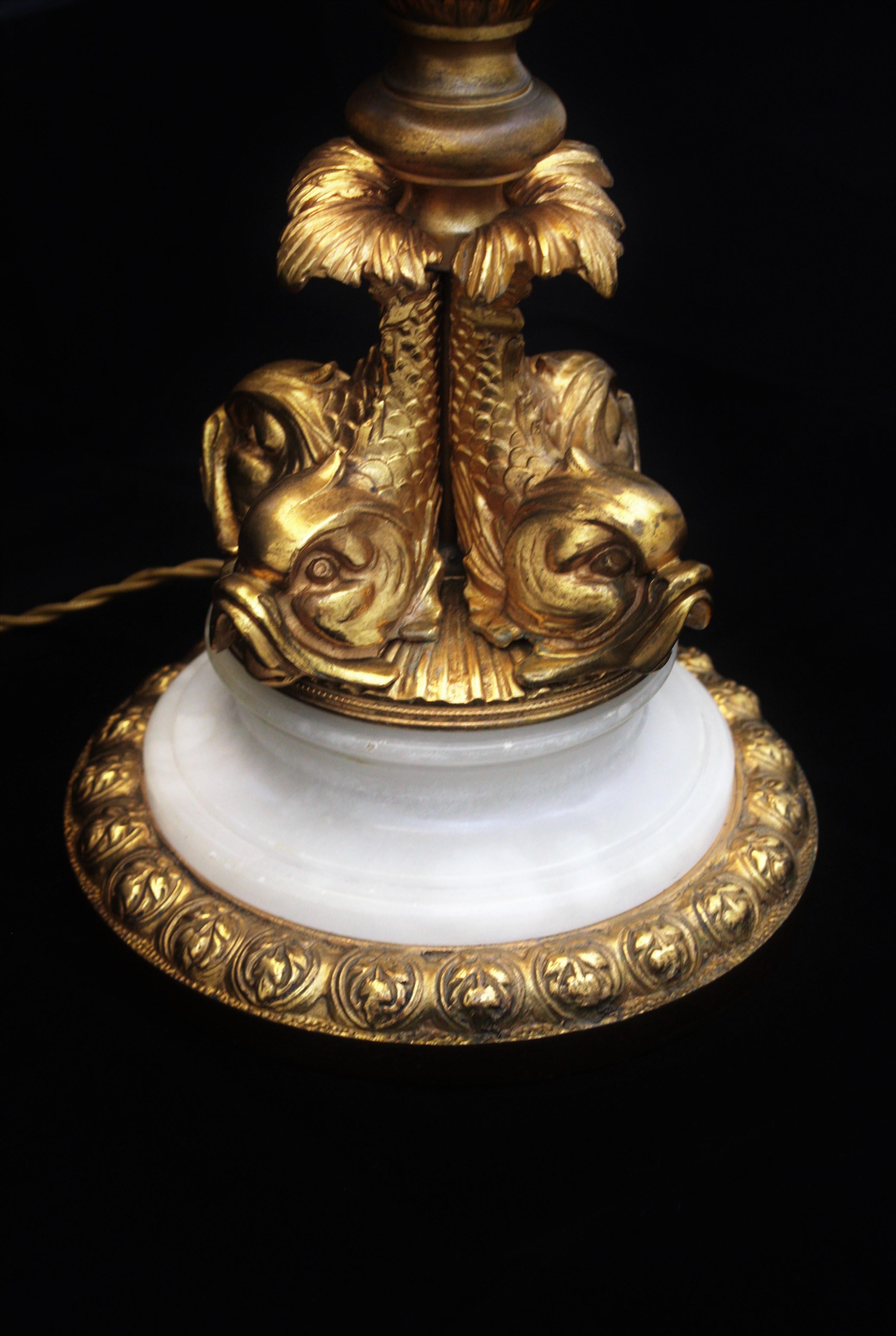 Neoclassical Alabaster Lamp with Gilt Bronze Ormolu Koi Fish Motifs For Sale 4