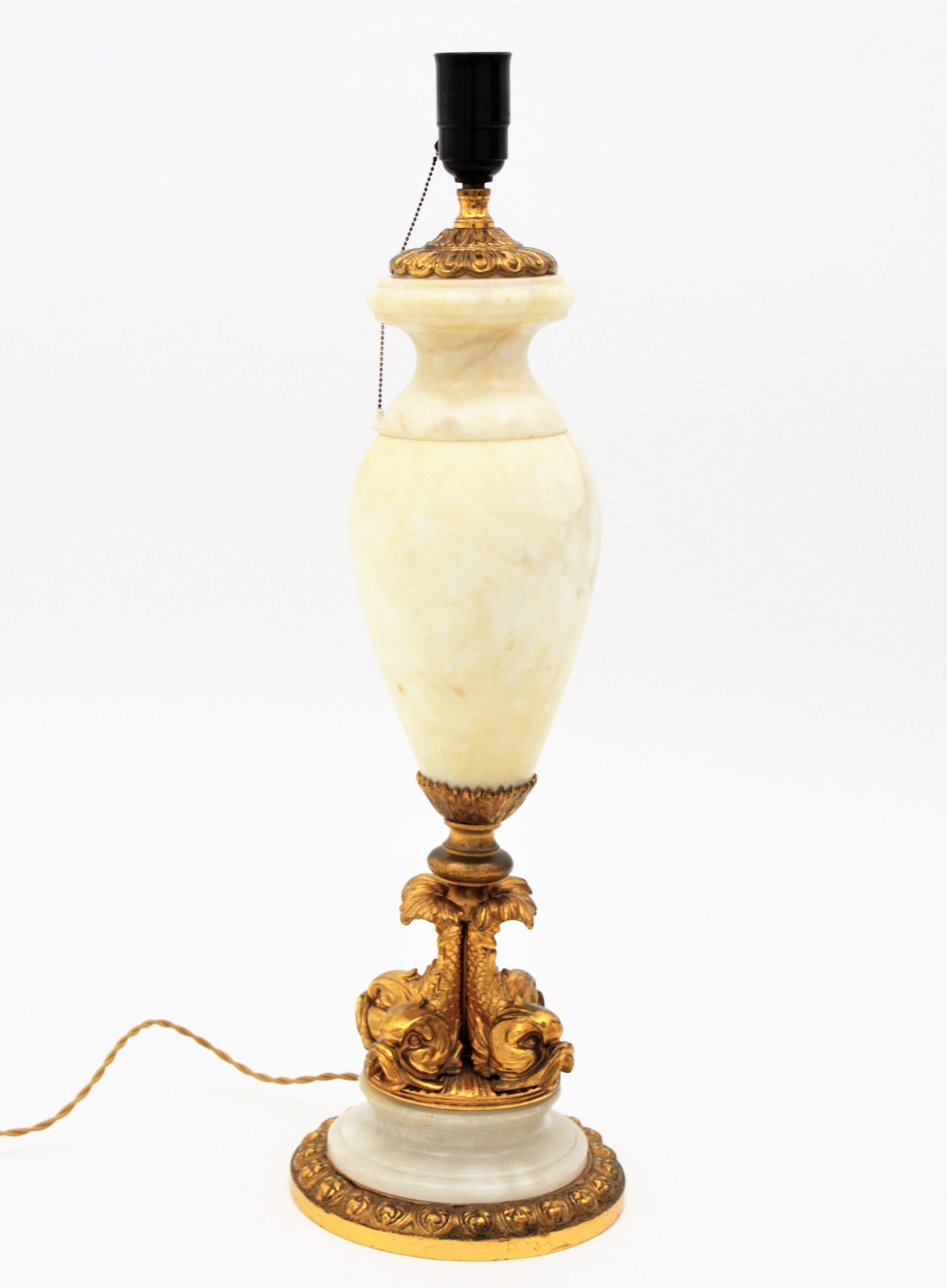 Neoclassical Alabaster Lamp with Gilt Bronze Ormolu Koi Fish Motifs For Sale 5