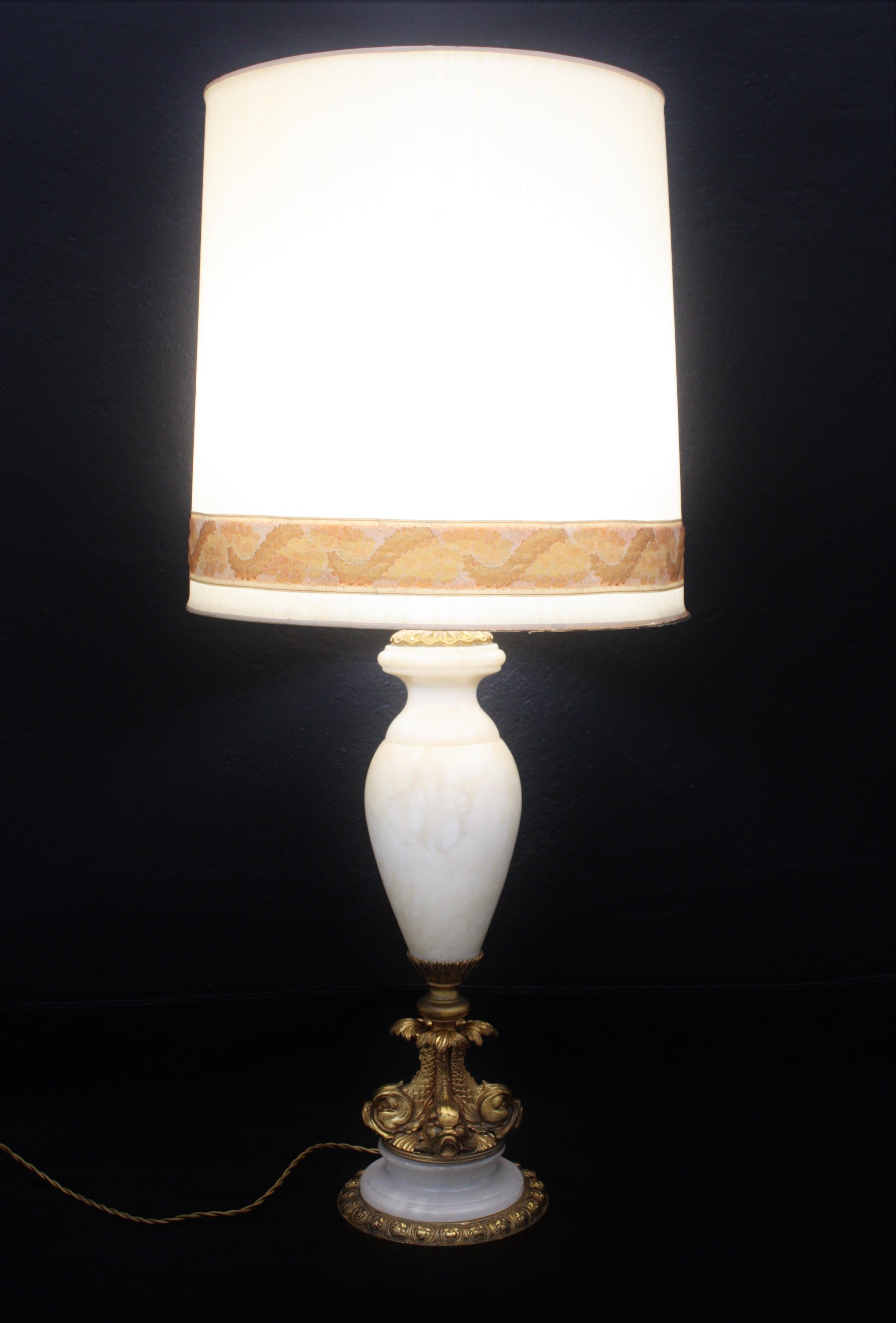 1950s Neoclassical Modern Table Lamp, Alabaster and Ormorlu Gilt Bronze For Sale 6