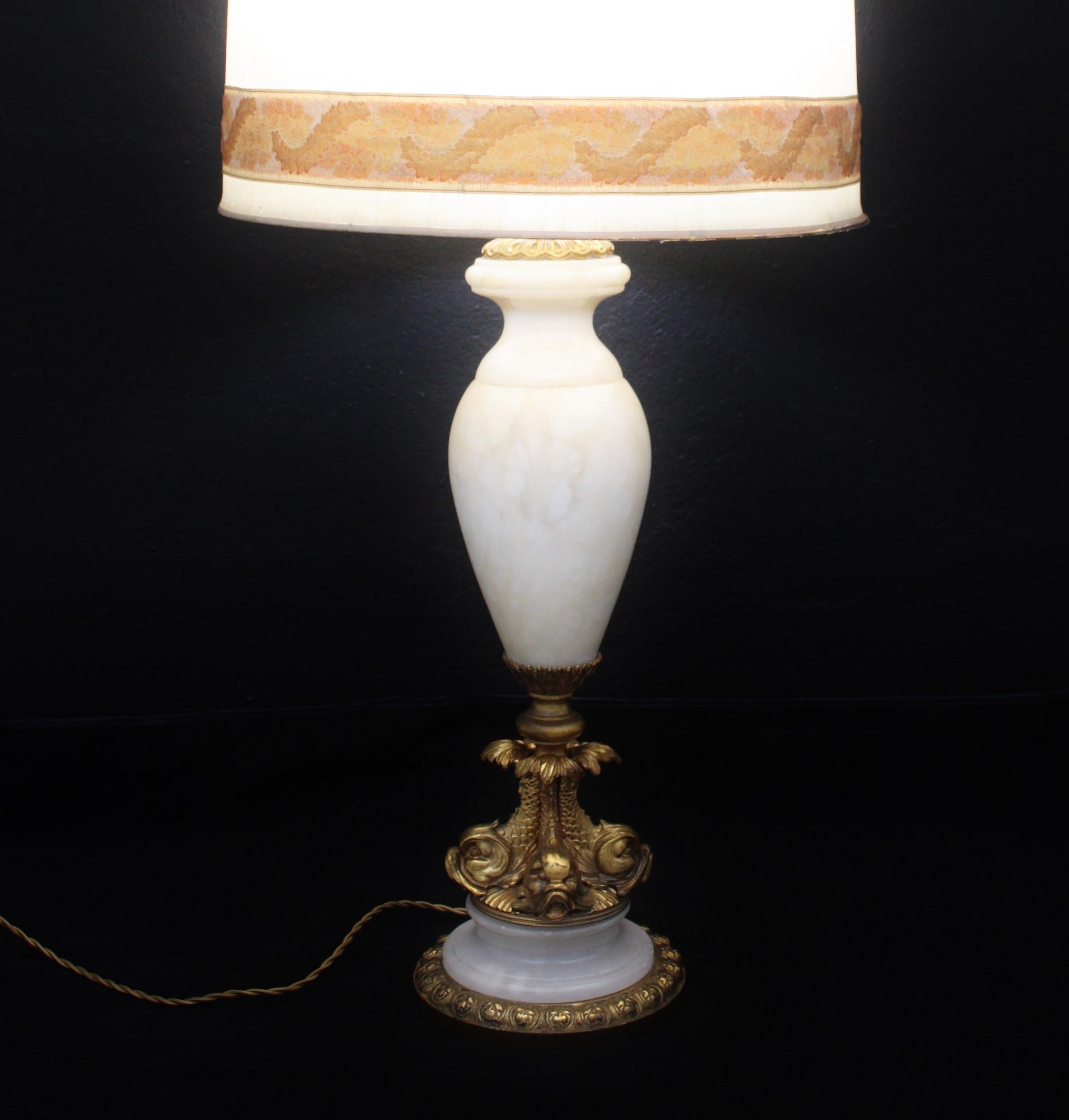 20th Century Neoclassical Alabaster Lamp with Gilt Bronze Ormolu Koi Fish Motifs For Sale