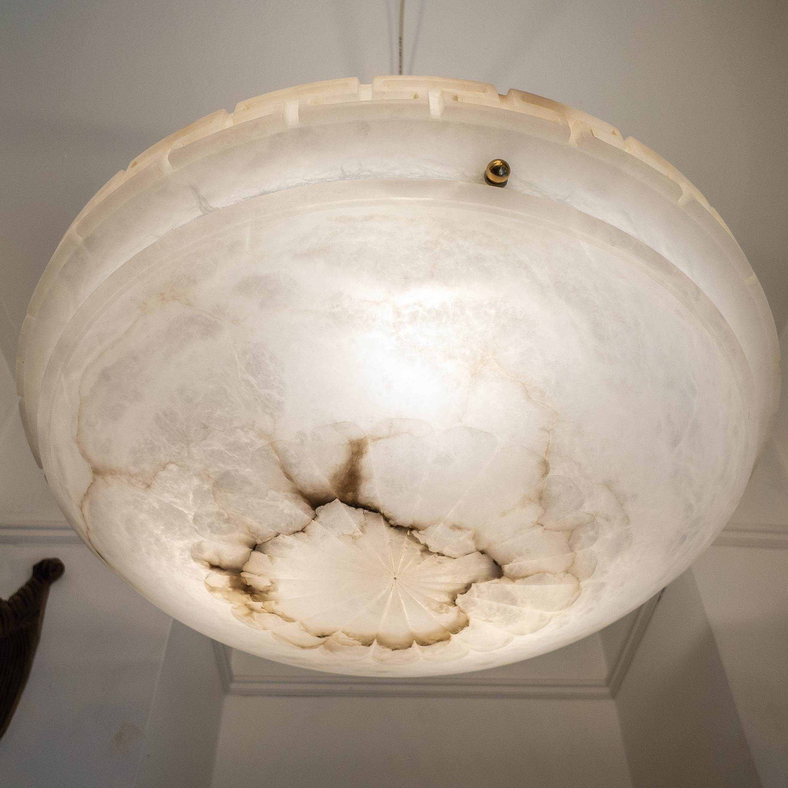 Large Neoclassical Alabaster Pendant In Good Condition For Sale In New York, NY