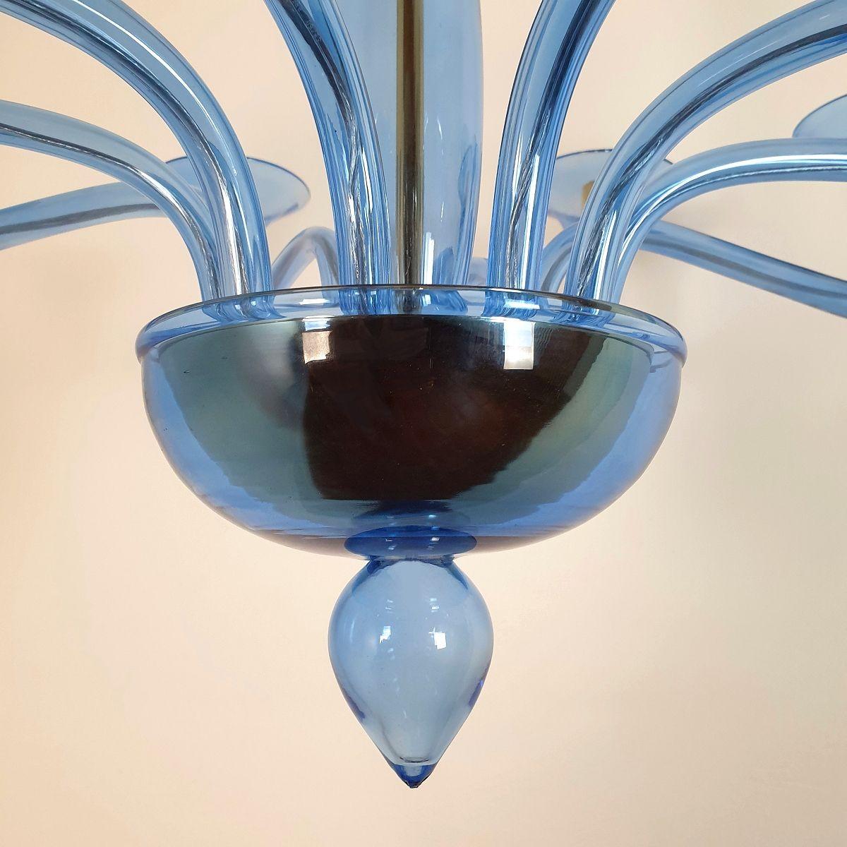 Gran araña de cristal de Murano azul moderna de mediados de siglo Chapado en oro en venta