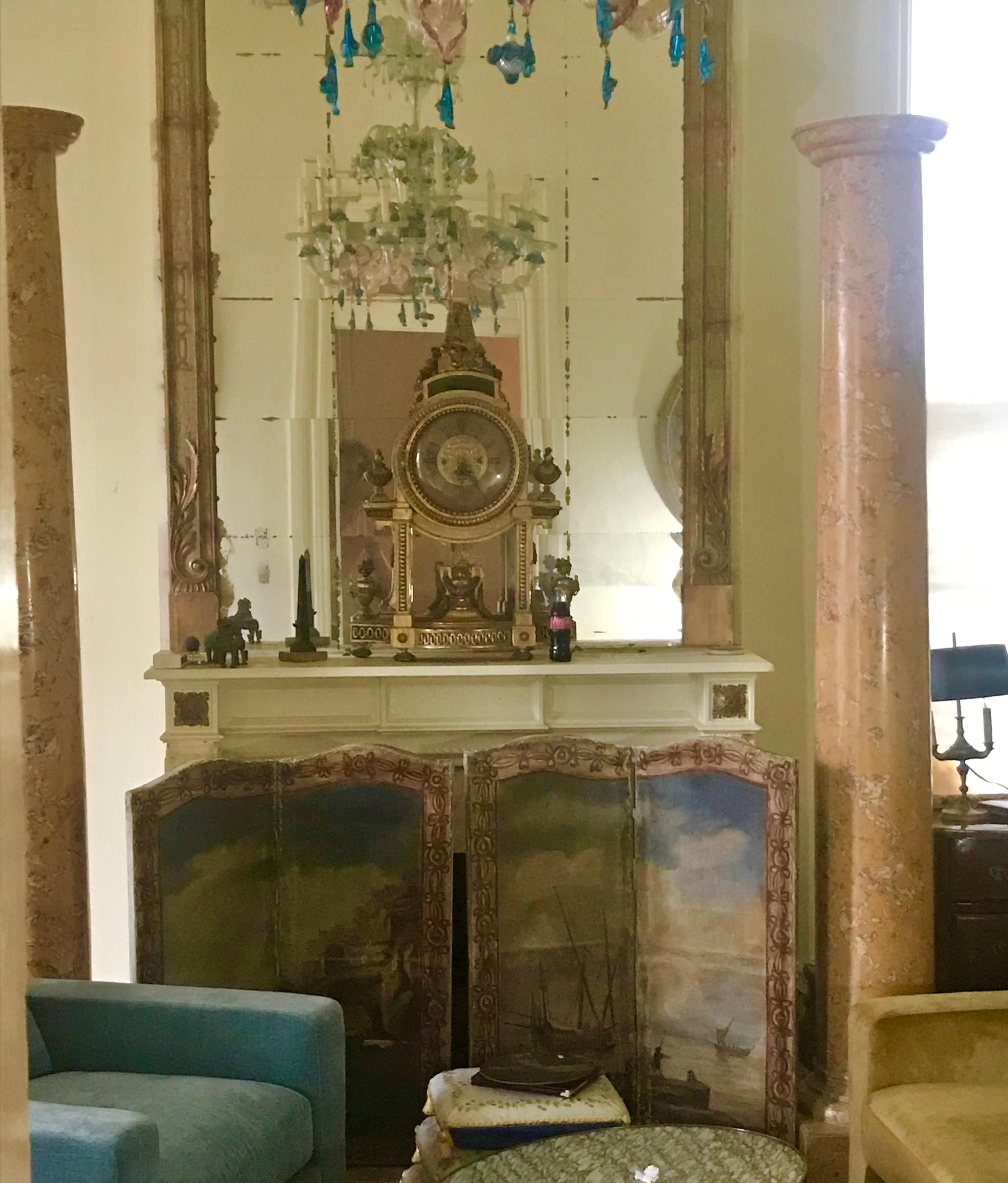 Große neoklassizistische geschnitzte Kaminuhr aus vergoldetem Holz, Allegorie der Zeit im Angebot 10