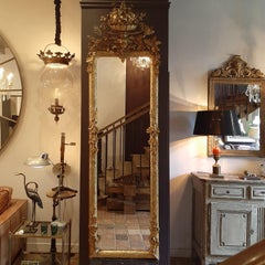 Large Neoclassical Gilt Gesso Penance Mirror with Oak leaf Motif, circa 1920