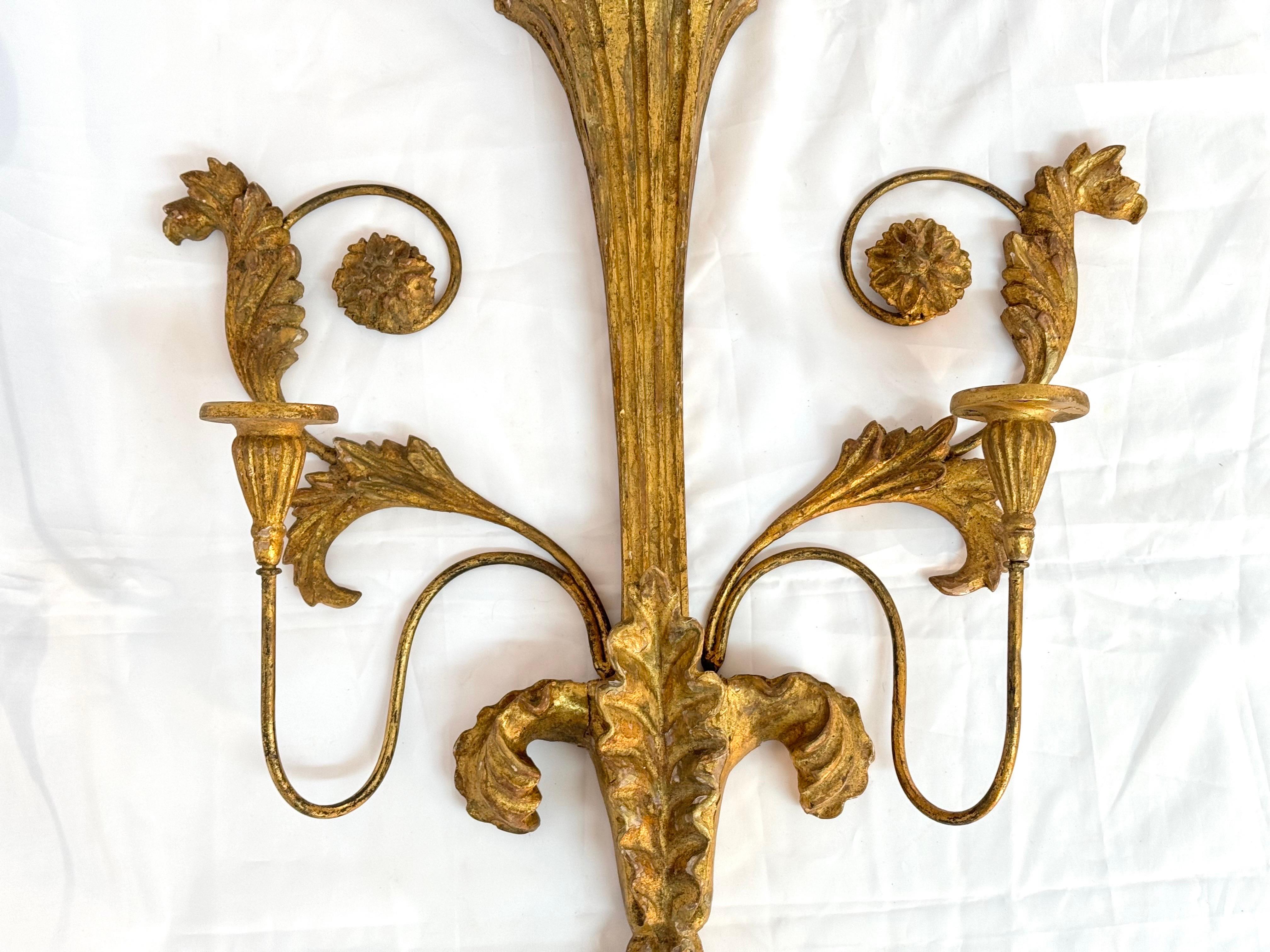 Large Neoclassical Gilt Wooden Eagle Sconce For Sale 4