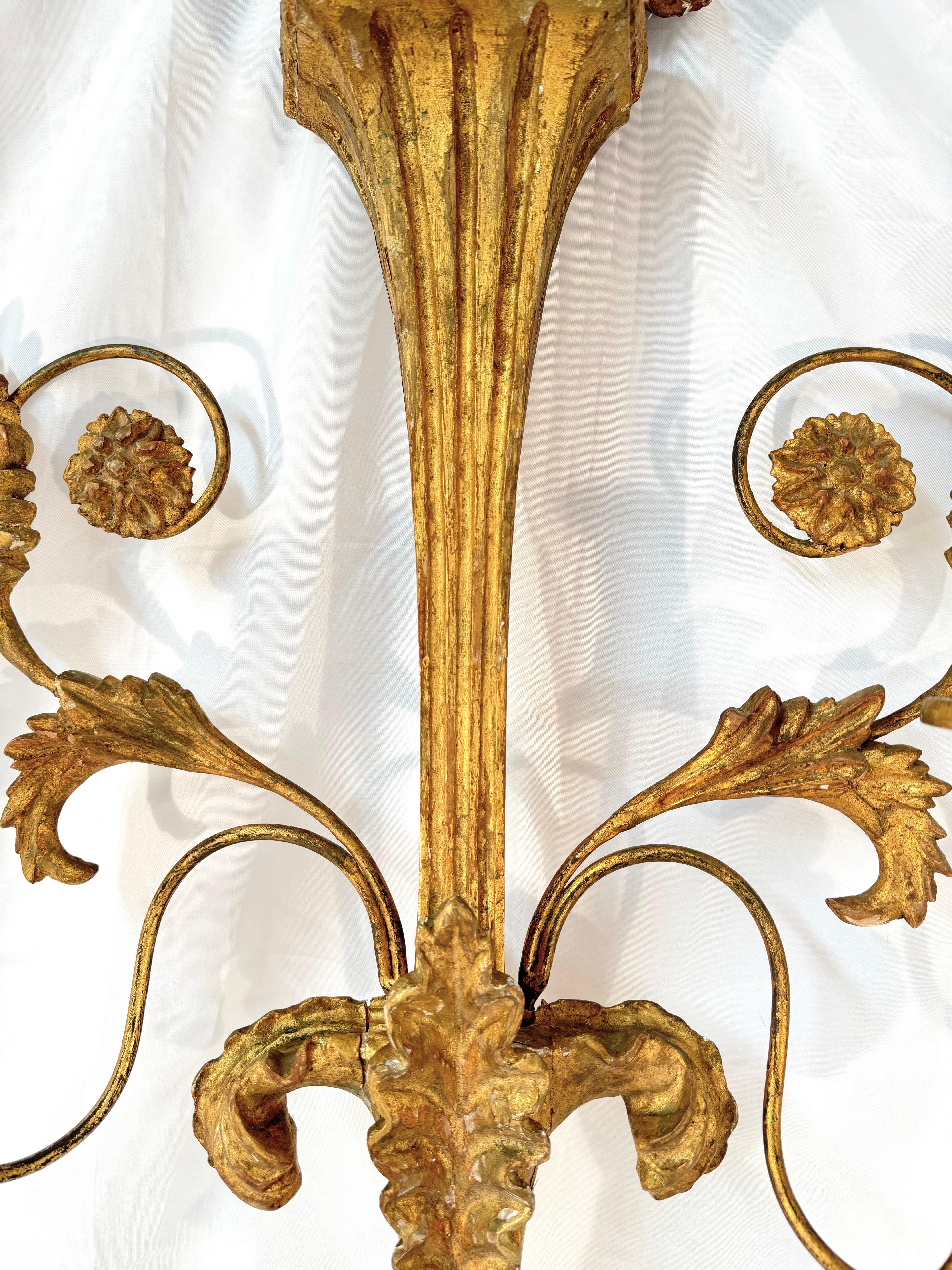 20th Century Large Neoclassical Gilt Wooden Eagle Sconce For Sale