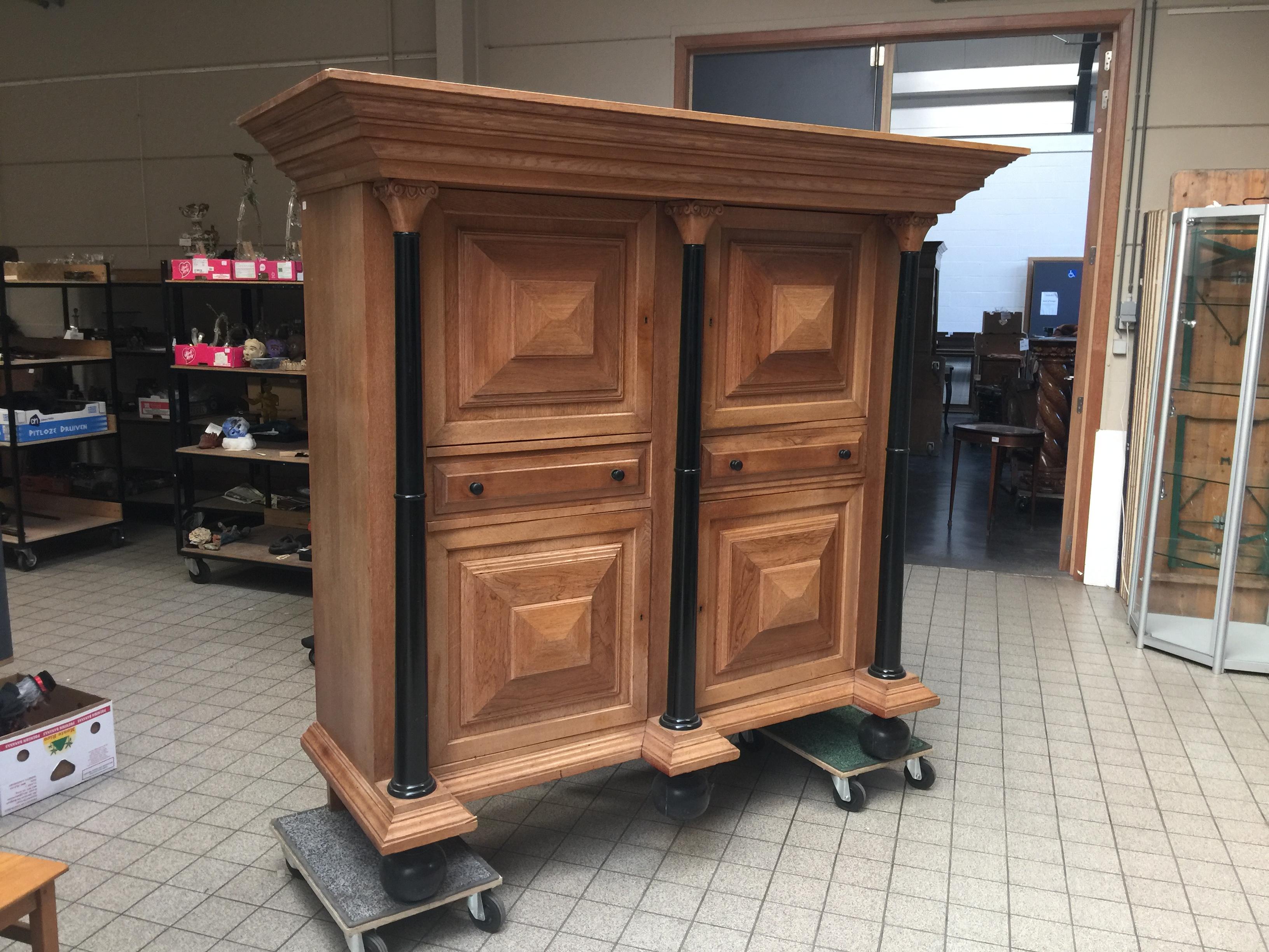 Large Neoclassical Oak Buffet, circa 1950, Louis 13 Style In Good Condition For Sale In Saint-Ouen, FR