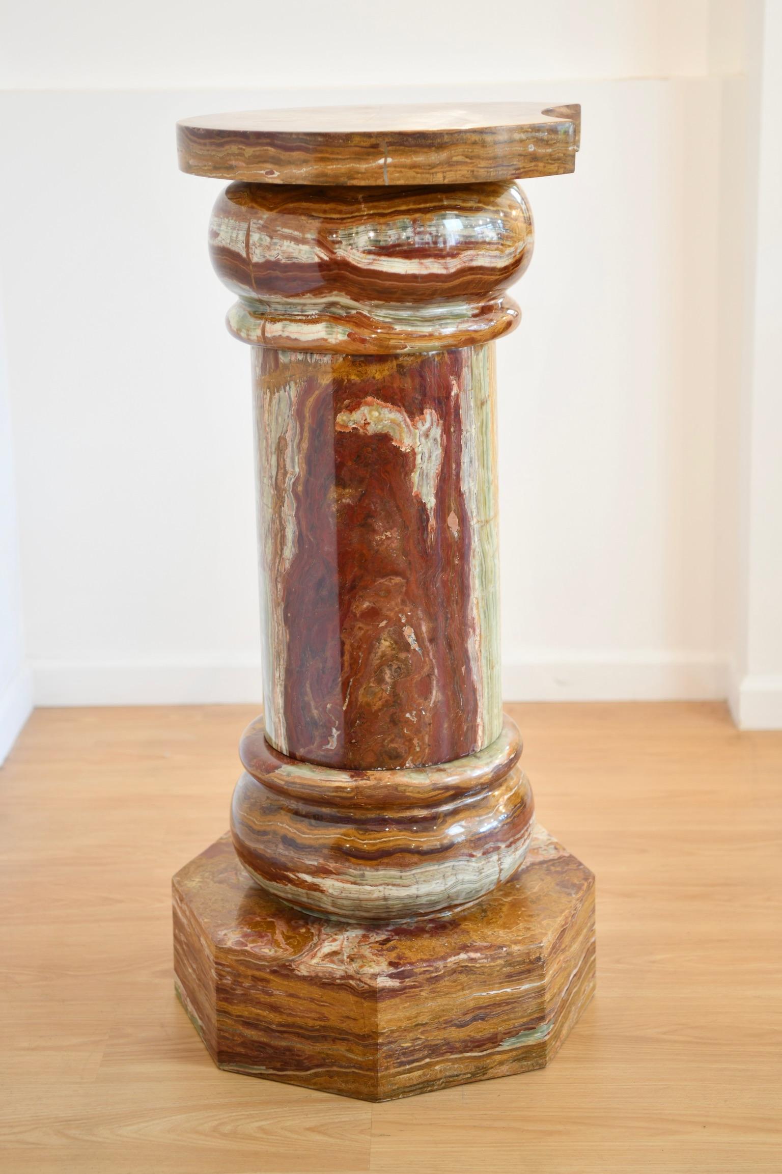 Large Neoclassical Onyx Pedestal In Good Condition For Sale In Brooklyn, NY