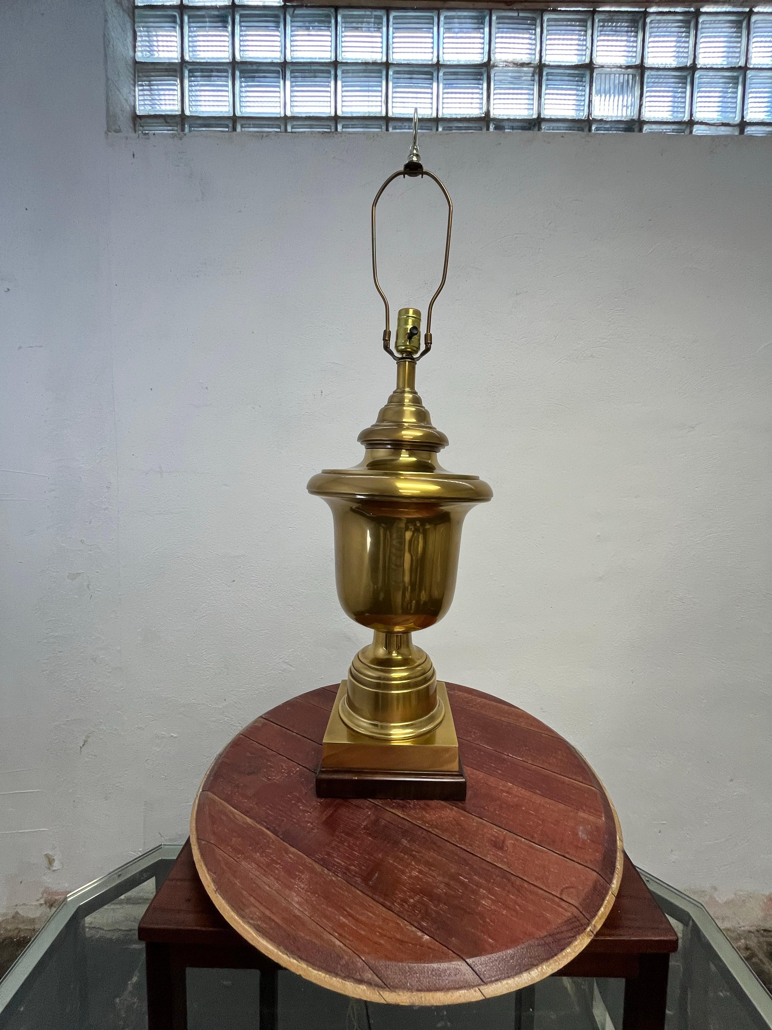 American Large Neoclassical Solid Brass Urn Table Lamp For Sale