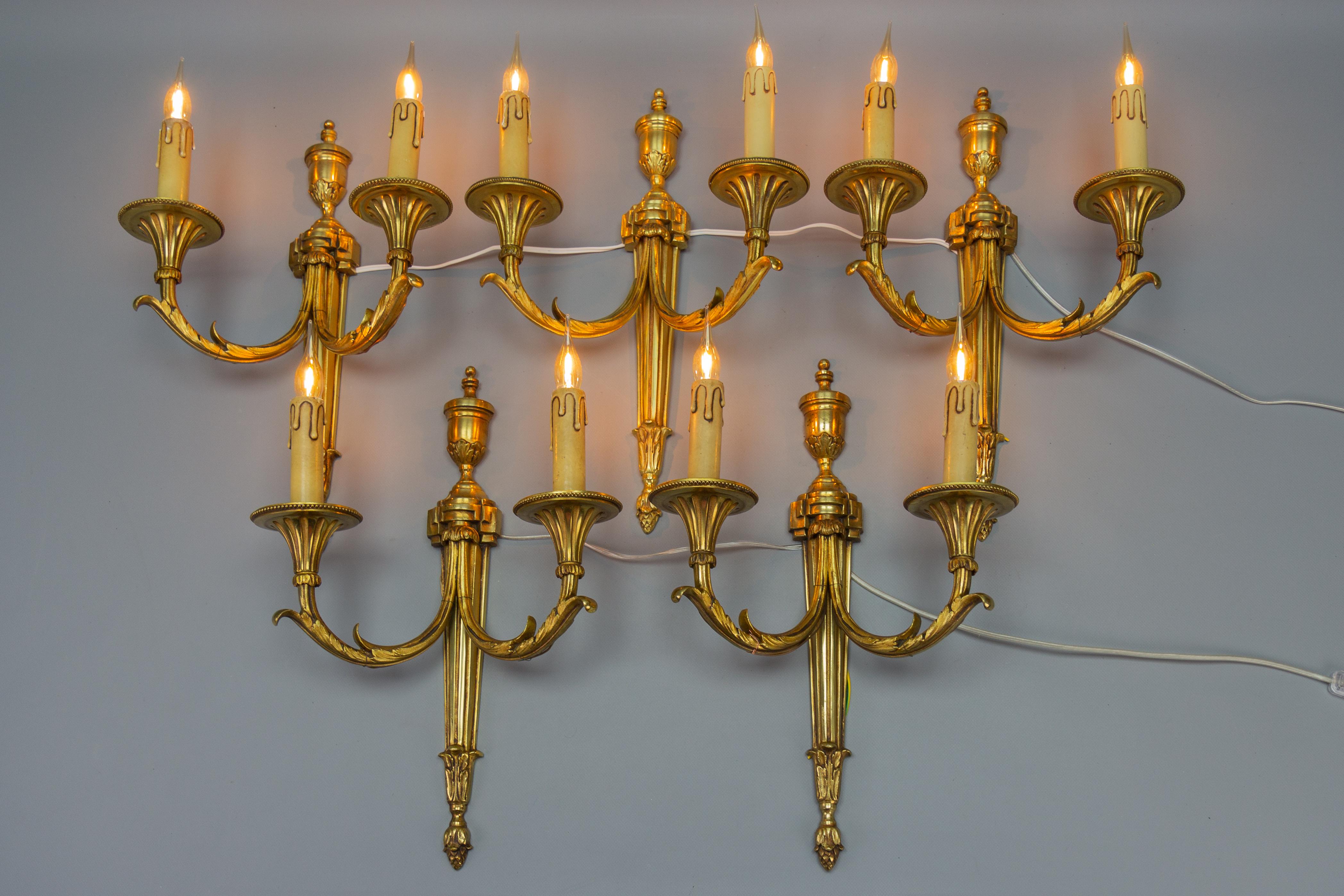 Large Neoclassical Style Bronze Double Arm Wall Sconce In Good Condition For Sale In Barntrup, DE