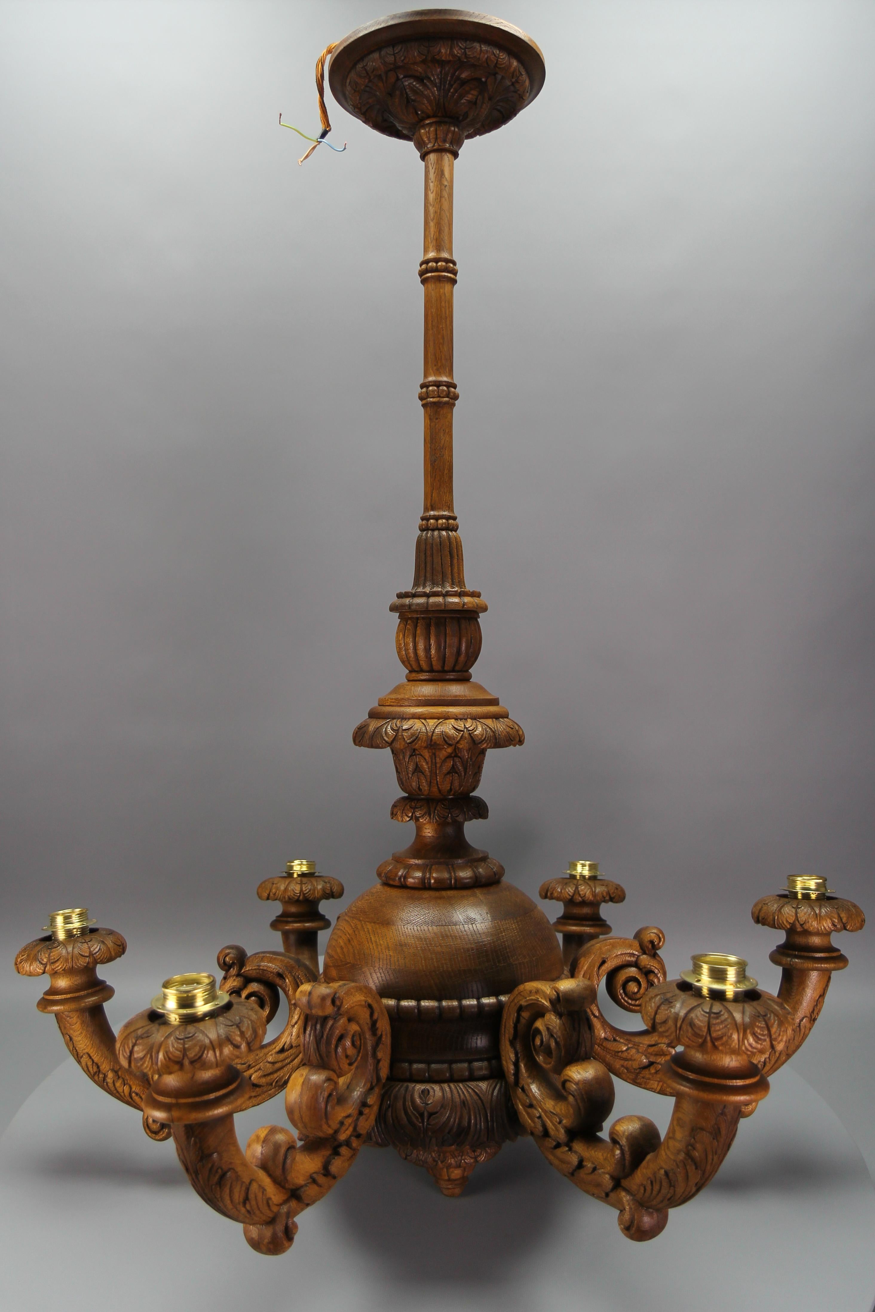 Large Neoclassical Style Carved Oakwood and Alabaster Chandelier, 1920s For Sale 13