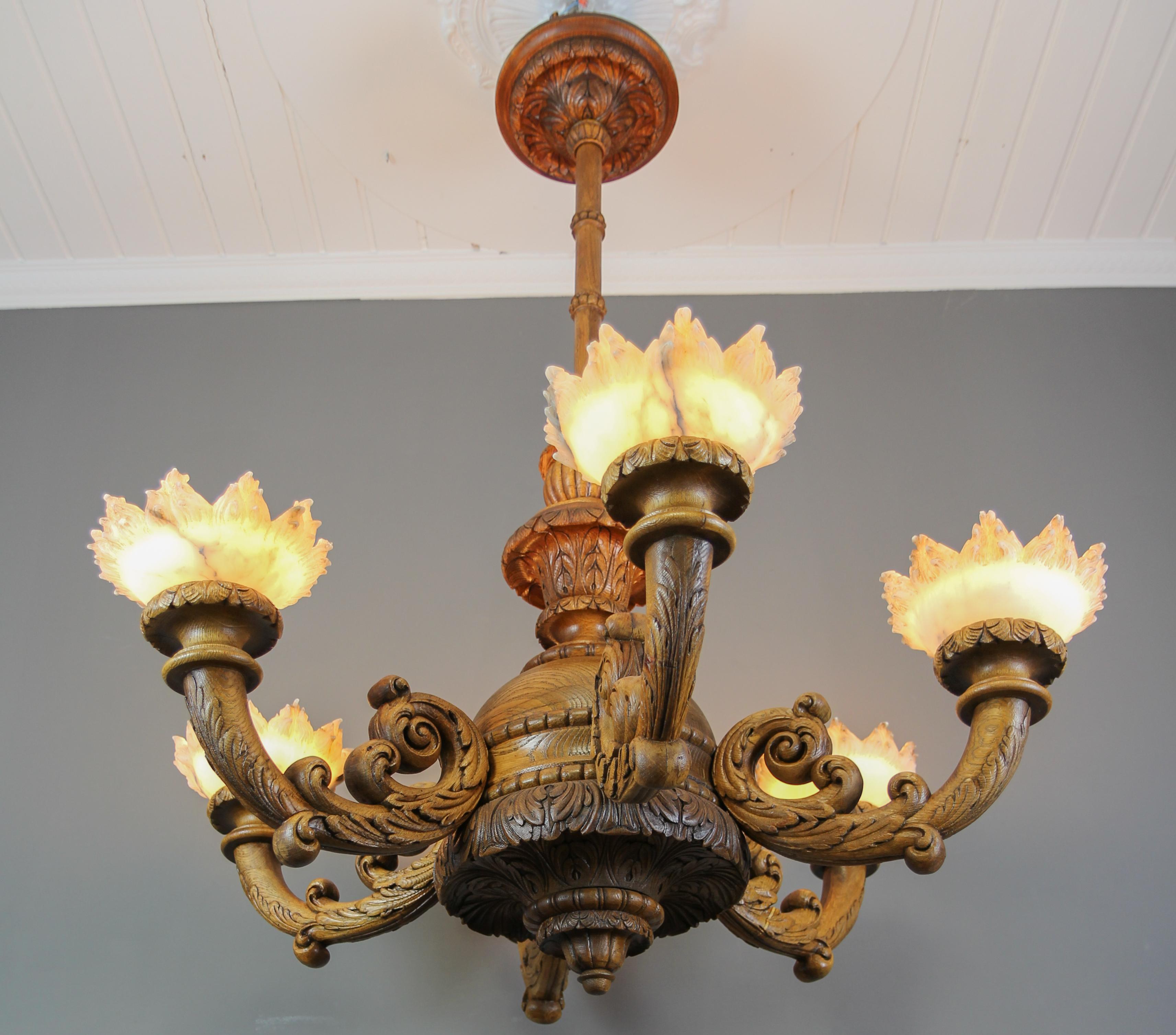 German Large Neoclassical Style Carved Oakwood and Alabaster Chandelier, 1920s For Sale