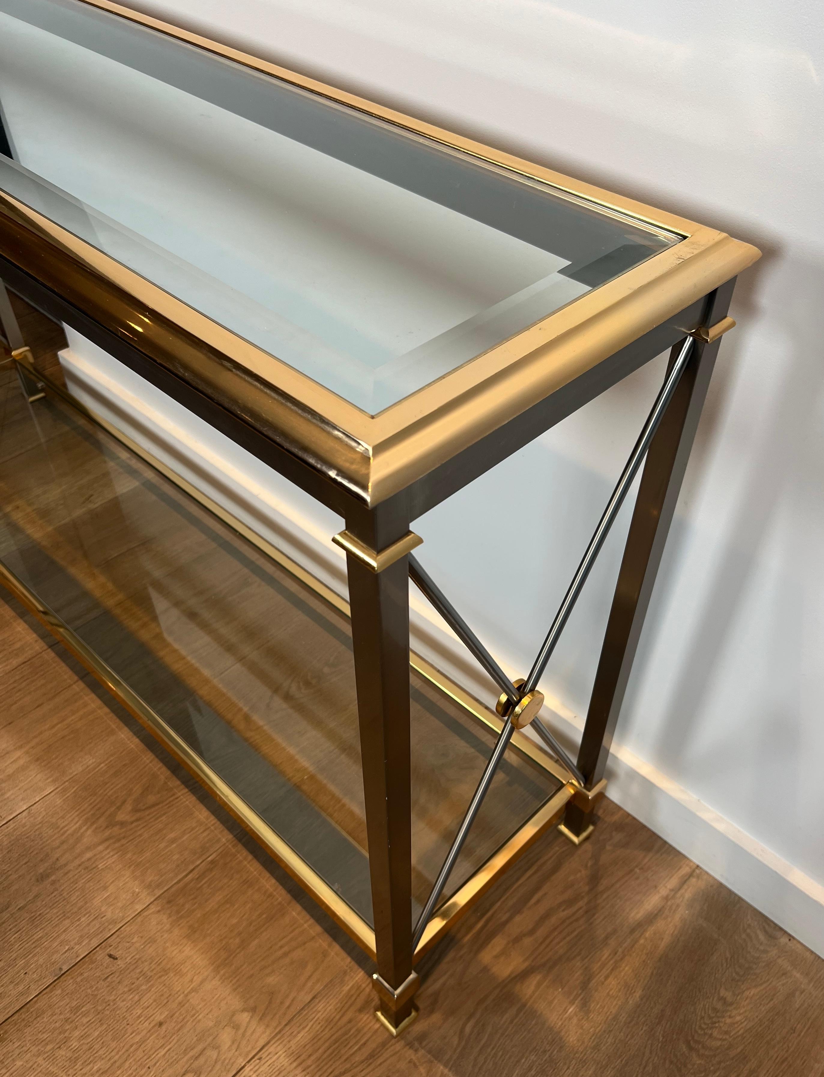 Gran consola de latón dorado y metal de cañón de estilo neoclásico en venta 1