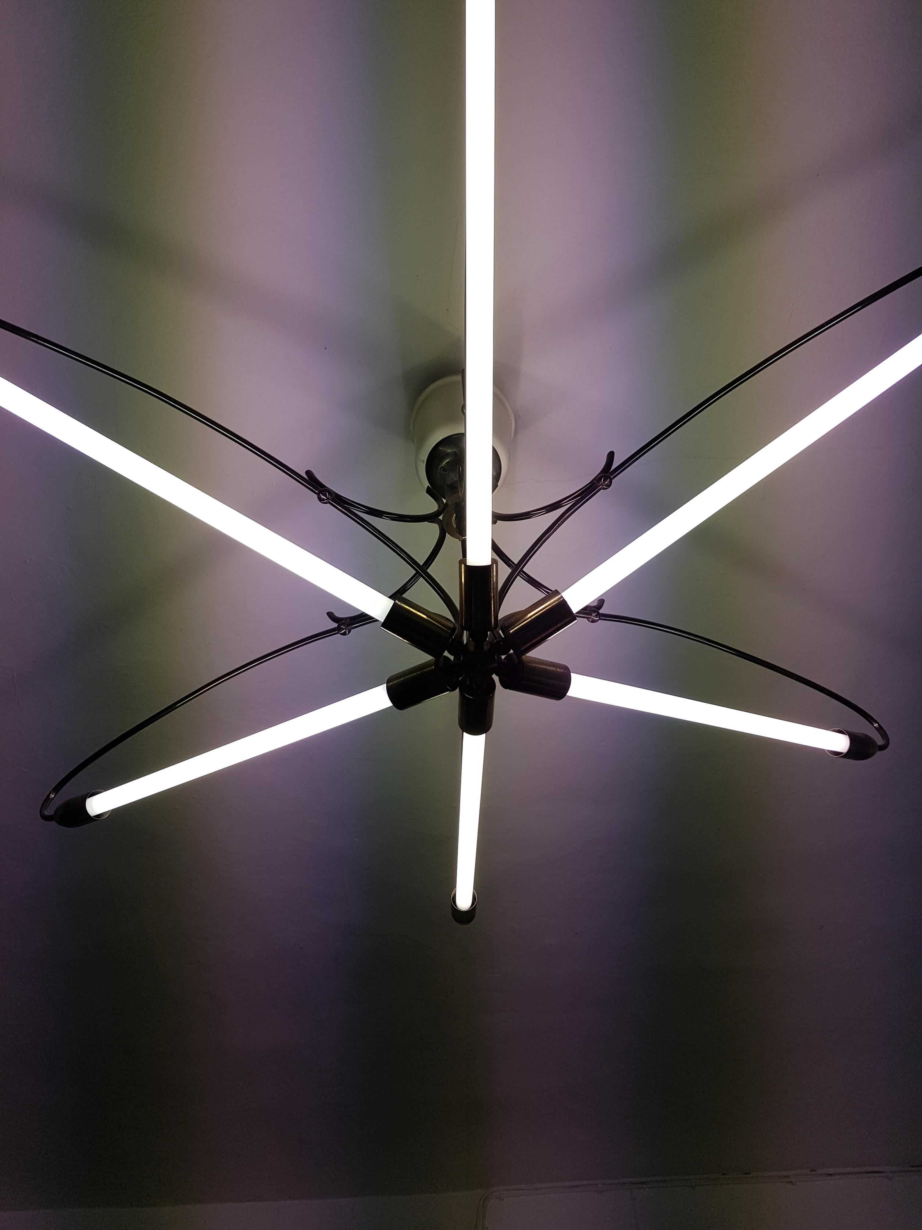 Große Neonlichtröhre Bauhaus Pendelleuchte 1950er Jahre Vintage Leuchtstofflampe (Deutsch)