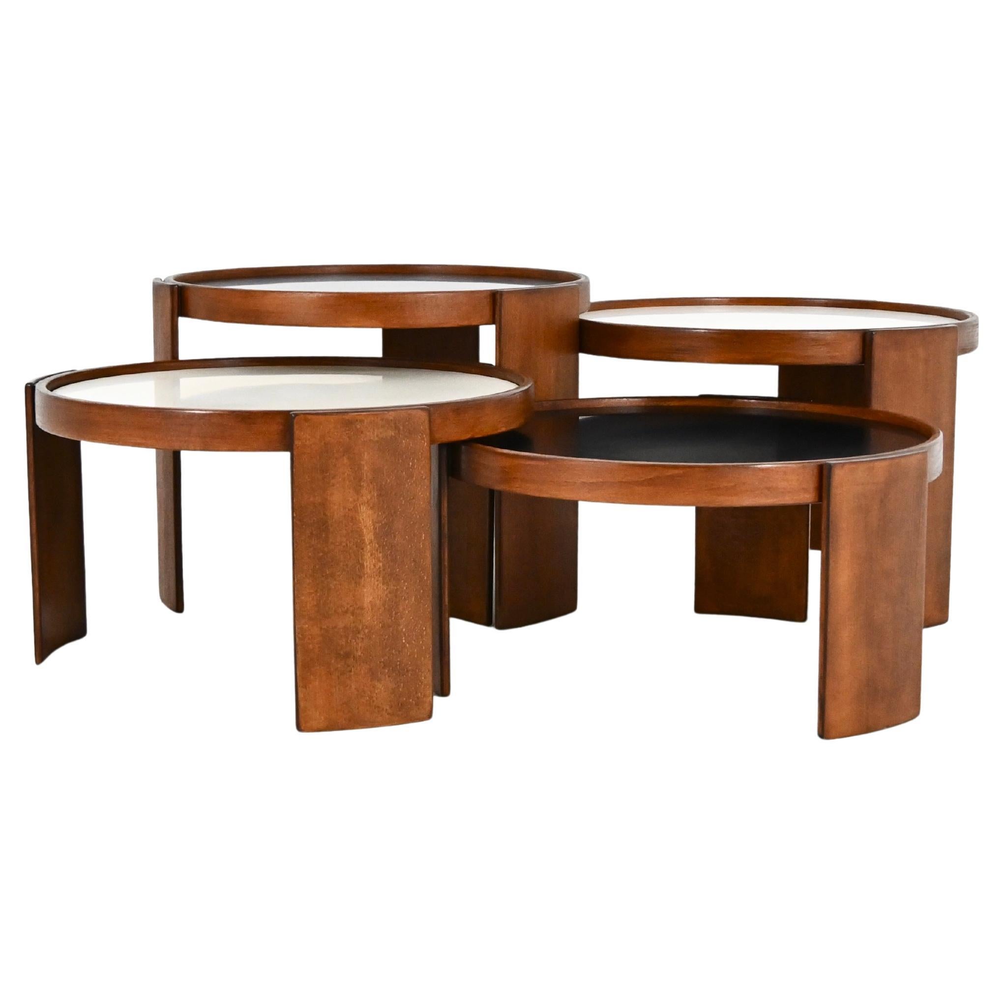 Grandes mesas nido 780 de Gianfranco Frattini para Cassina, años 60, set de 4 en venta