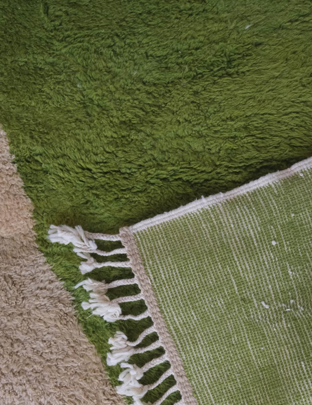 XXI secolo e contemporaneo Grande tappeto neutro a blocchi di colore moderno in lana marocchina Boujaad, tessuto a mano in vendita