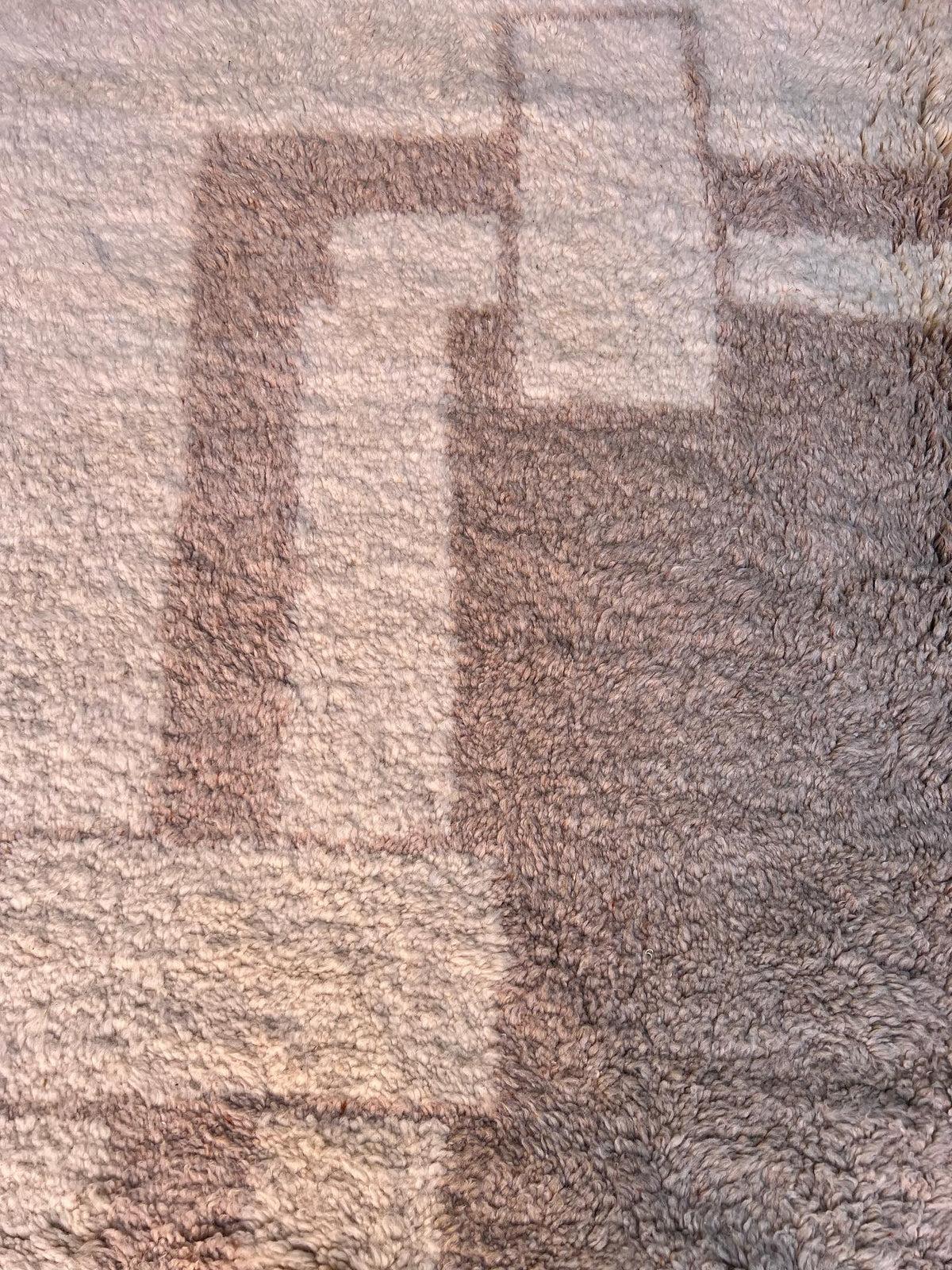 Large Neutral Modern Moroccan Cream Wool Beni M'Rirt Rug with Taupe Border In condizioni Nuovo in vendita a Los Angeles, CA