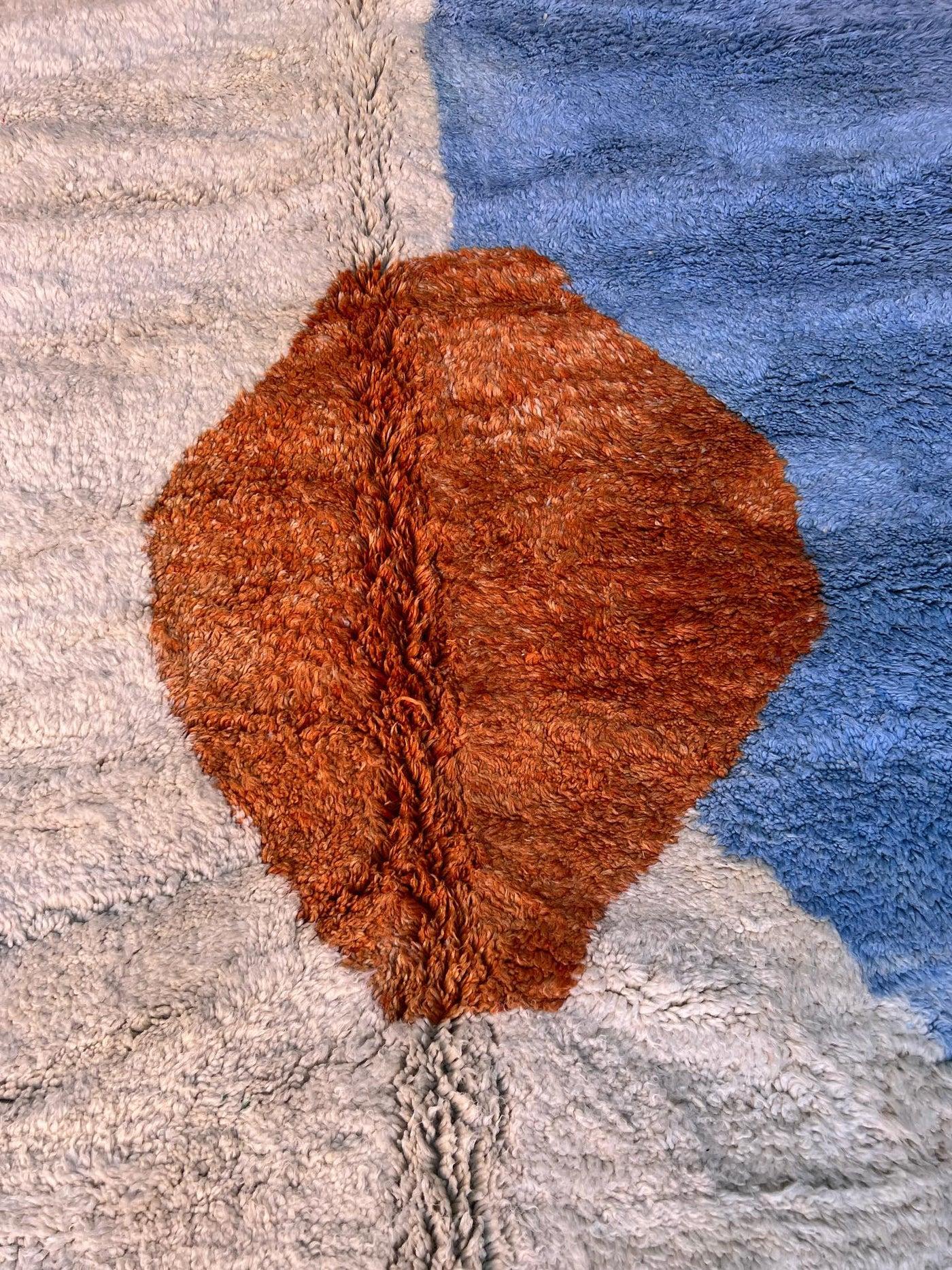 Large Neutral Modern Moroccan Wool Beni M'Rirt Handwoven Rug in Abstract Design For Sale 2