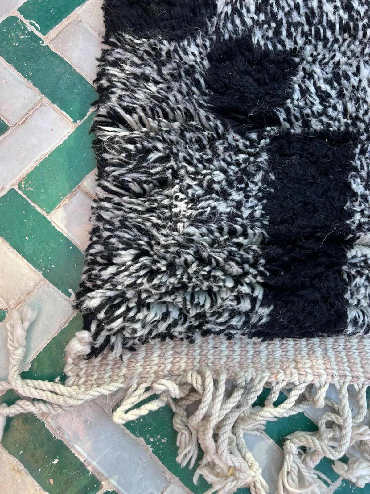 Large Neutral Pastel Abstract Modern Moroccan Beni M'Rirt Handwoven Wool Rug For Sale 7