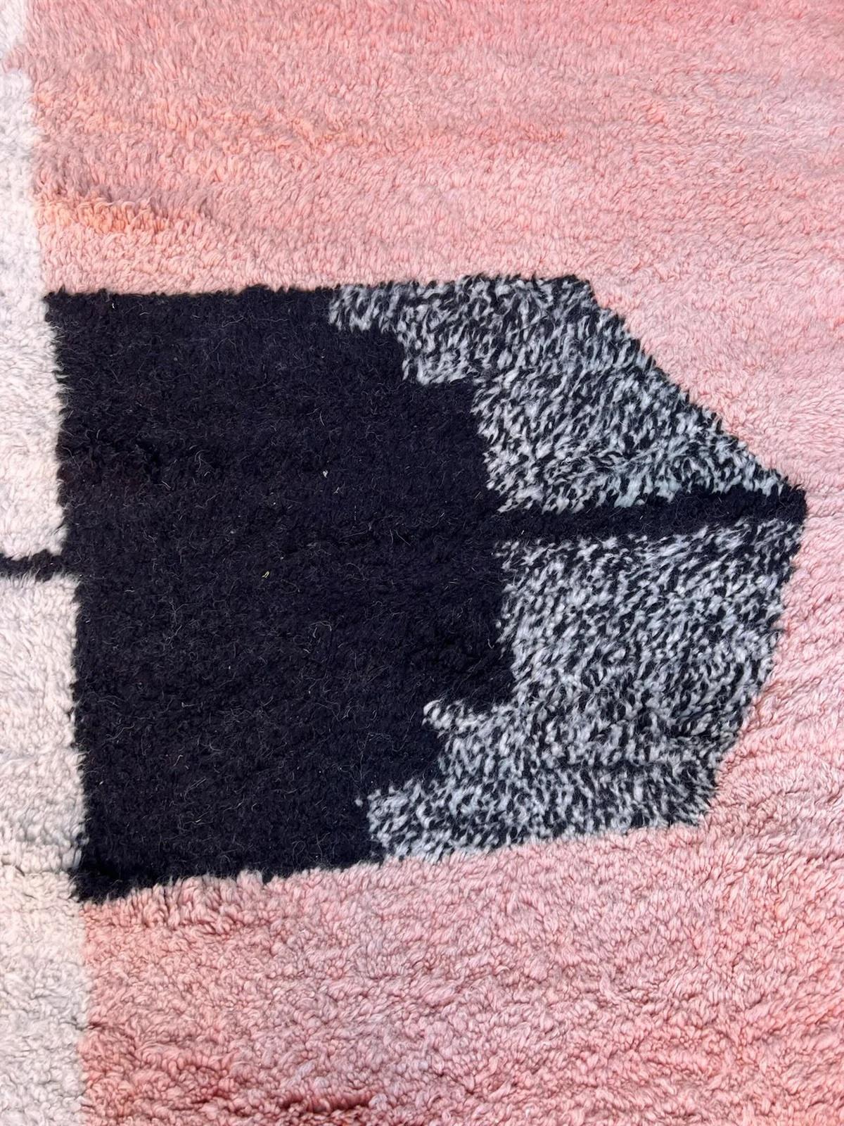 Large Neutral Pastel Abstract Modern Moroccan Beni M'Rirt Handwoven Wool Rug For Sale 1