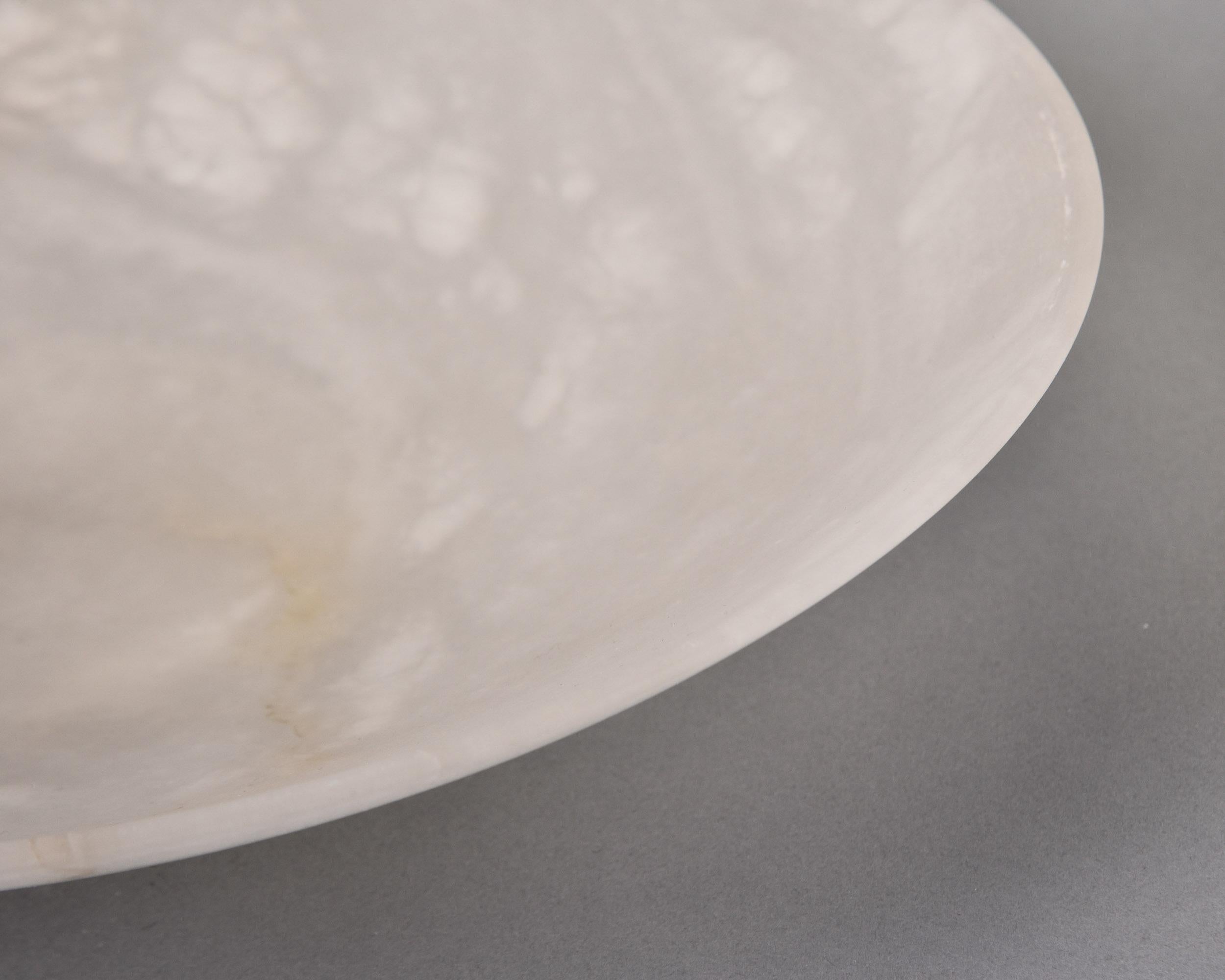 Grand bol à parois minces en albâtre blanc italien New Italian Alabaster Bowl en vente 5