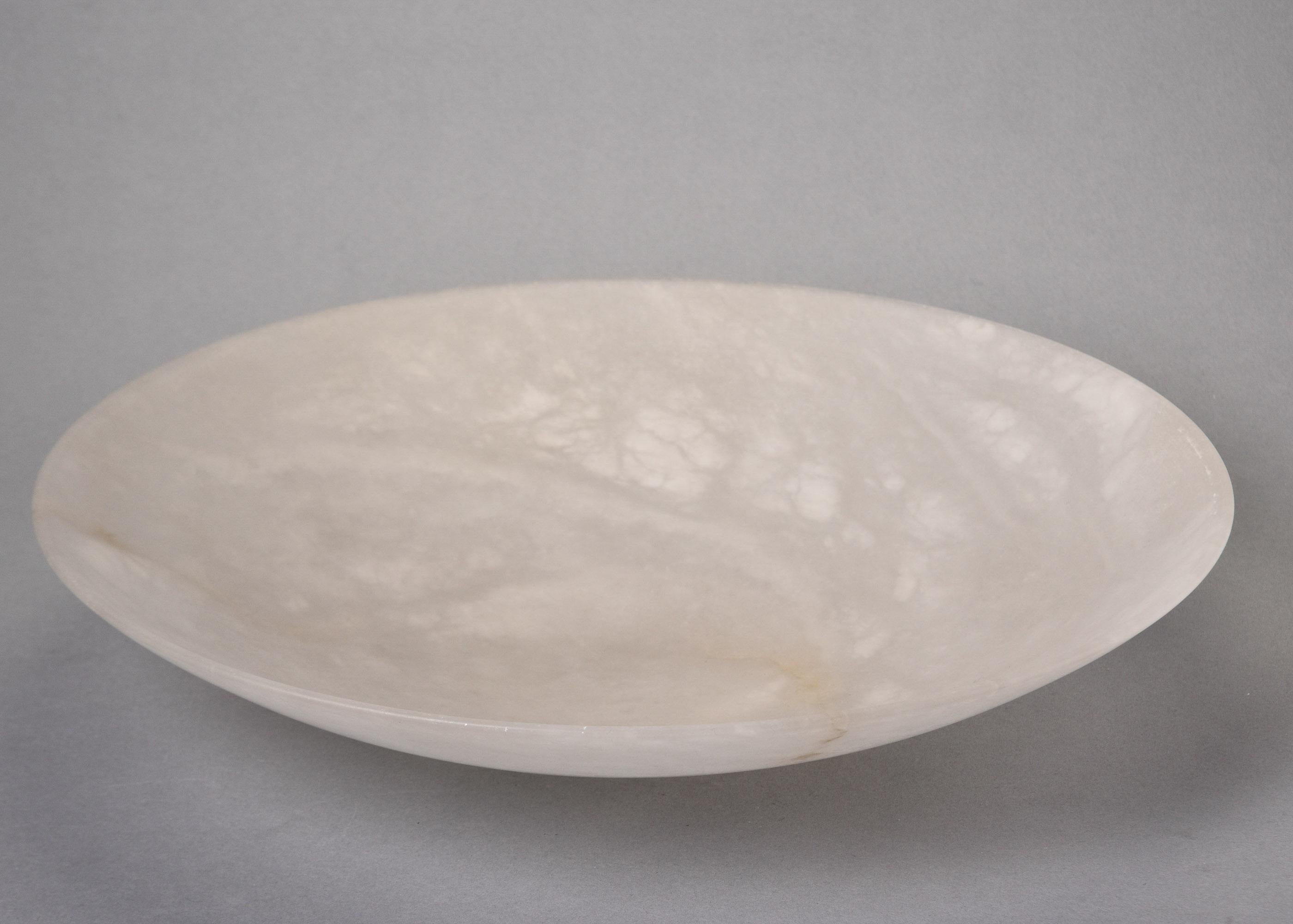 Grand bol à parois minces en albâtre blanc italien New Italian Alabaster Bowl Neuf - En vente à Troy, MI