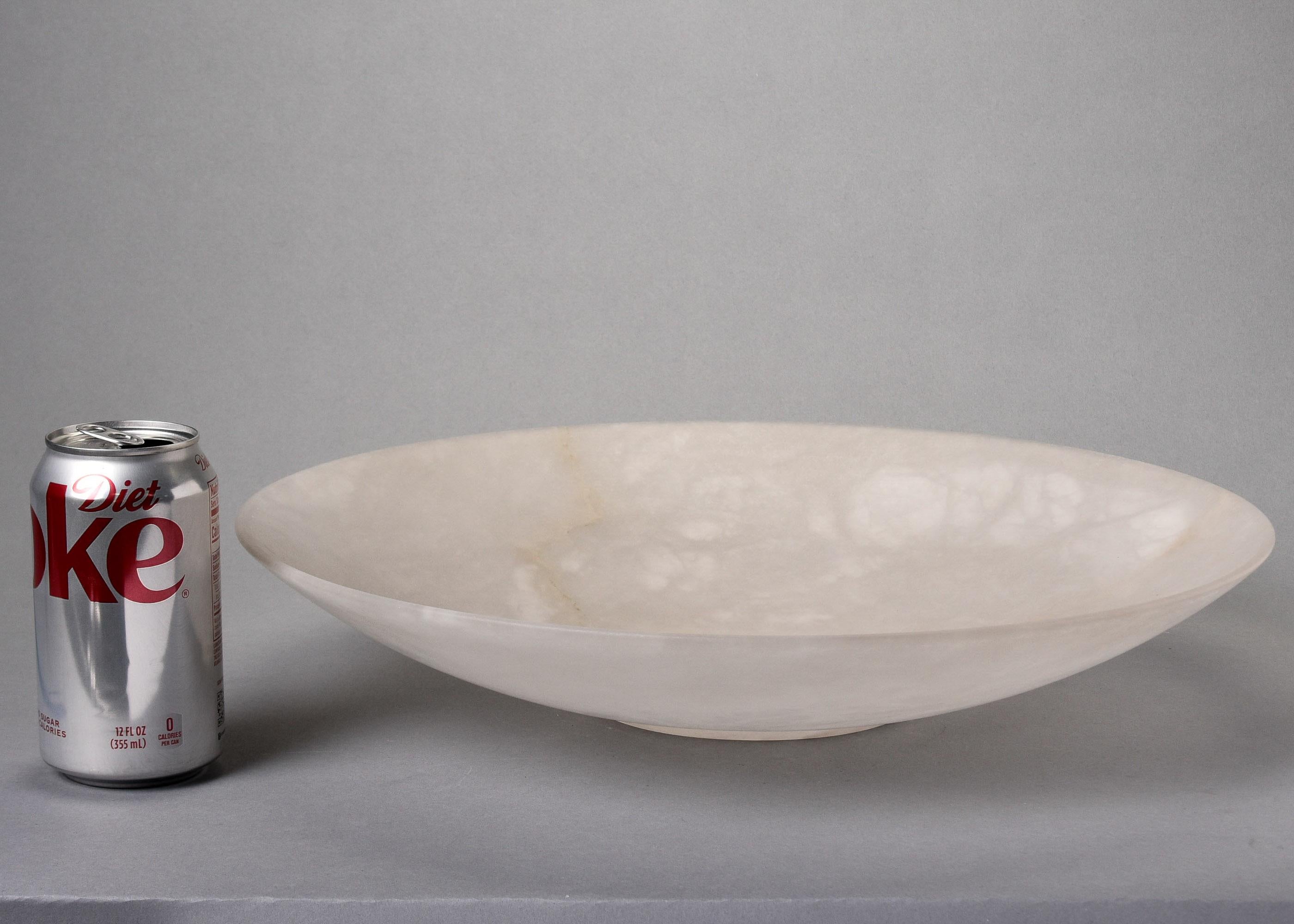 Grand bol à parois minces en albâtre blanc italien New Italian Alabaster Bowl en vente 3