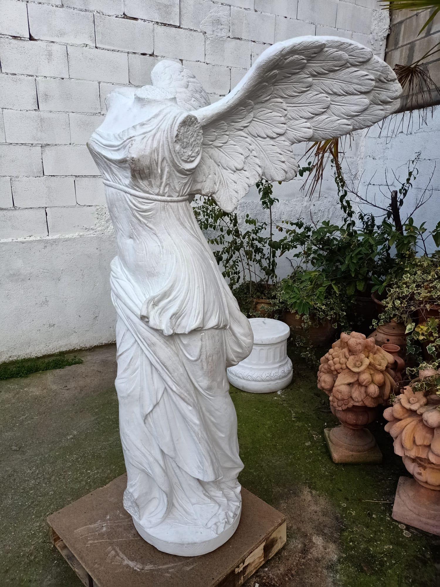 Escultura Nike Grande - 250 cm - Victoria Alada en Bueno estado para la venta en Madrid, ES