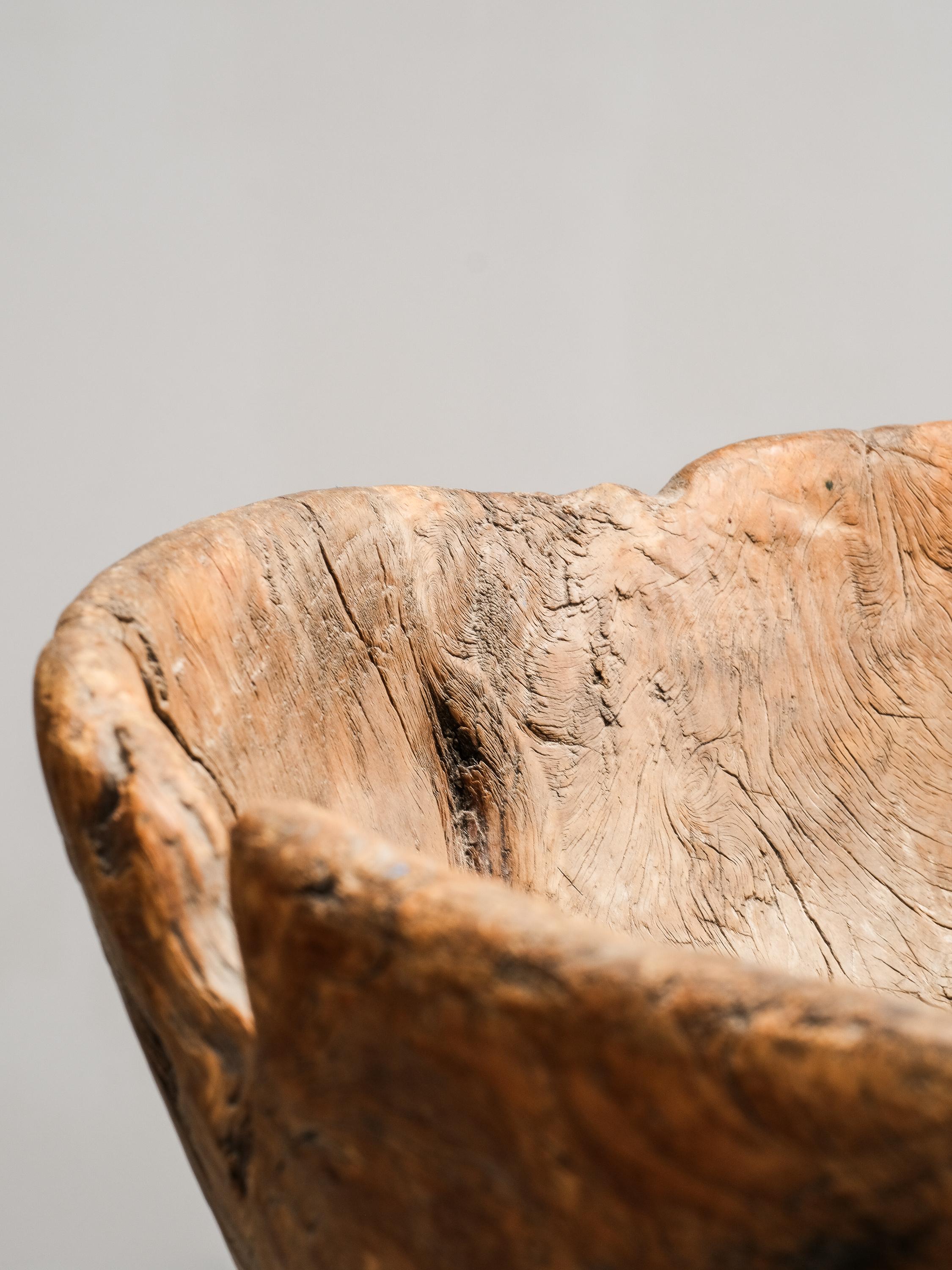Gran cuenco nórdico para masa de madera tallada a mano, Finlandia, S. XIX en venta 2