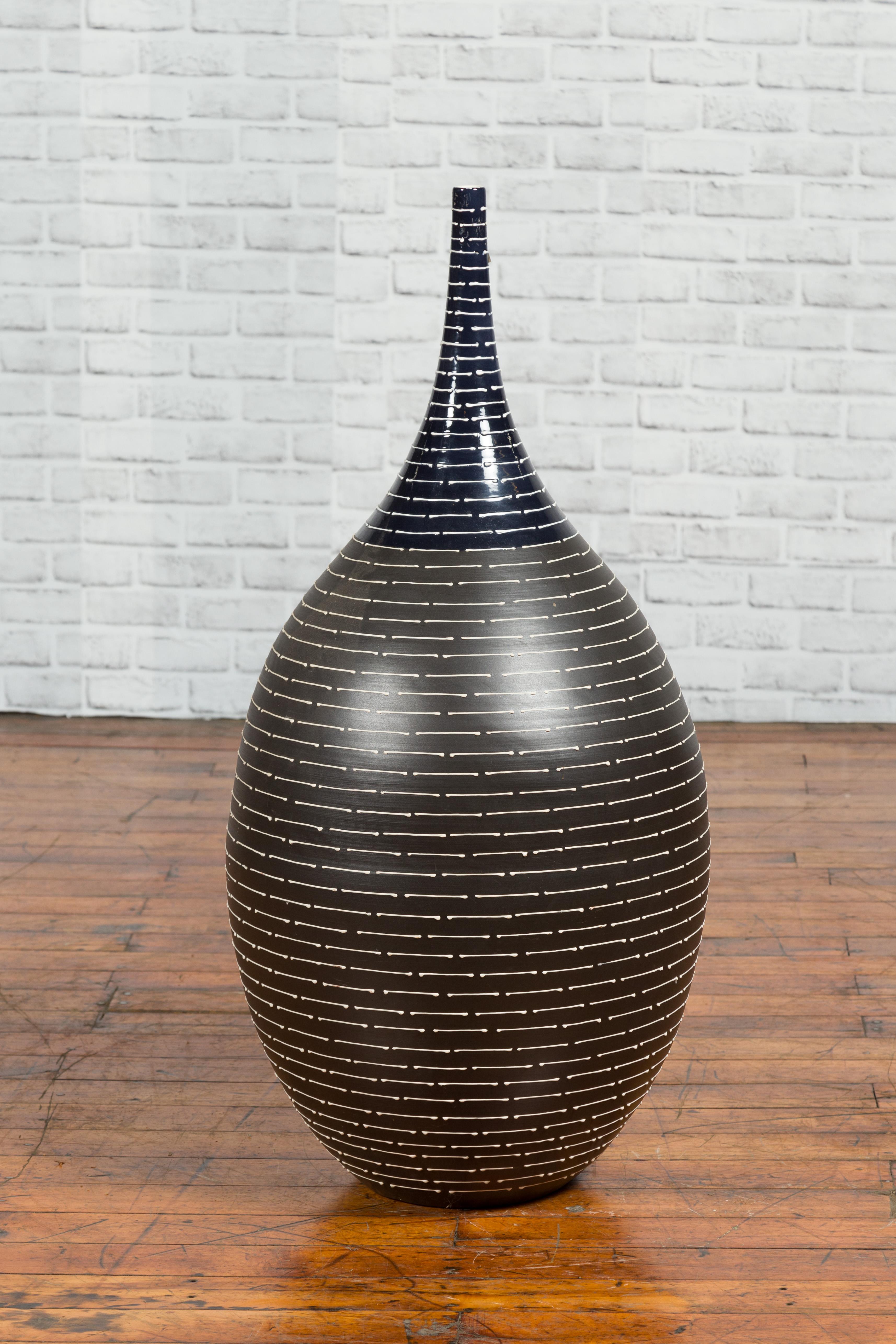 Large Northern Thai Chiang Mai Contemporary Vase from the Prem Collection In Good Condition In Yonkers, NY