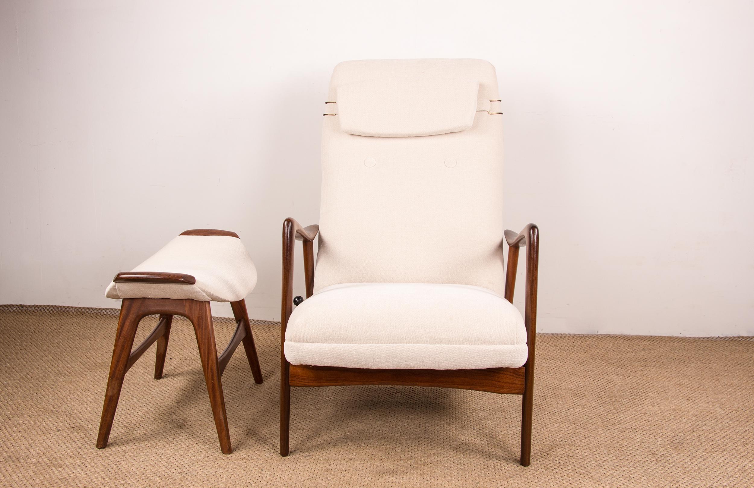 Large Norwegian Teak Armchair with Ottoman by Folke Ohlsson for Westnofa 1960. In Excellent Condition For Sale In JOINVILLE-LE-PONT, FR