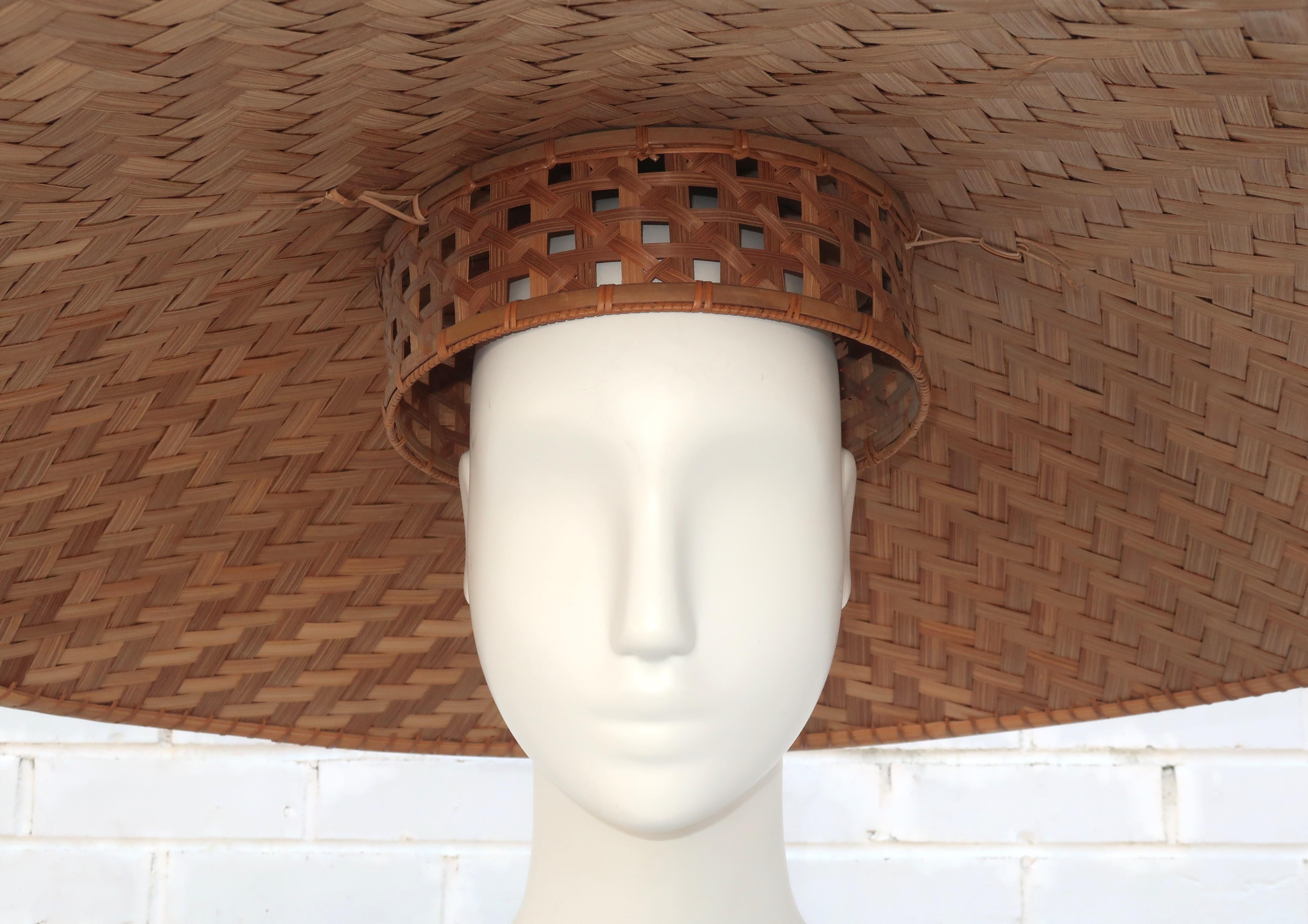 Large Novelty Wicker Straw Pagoda Beach Hat, 1950's For Sale 1