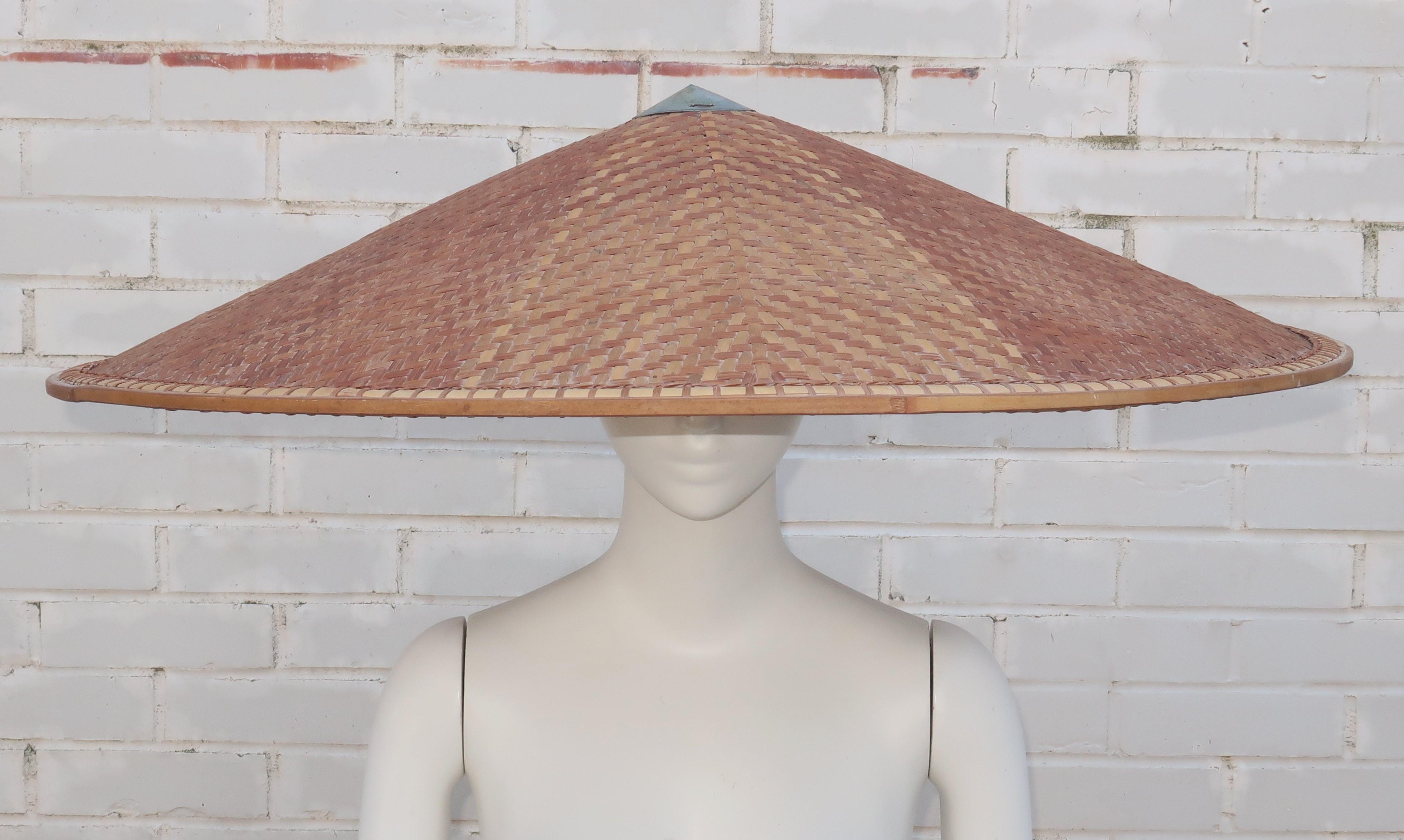 Large Novelty Wicker Straw Pagoda Beach Hat, 1950's For Sale 2