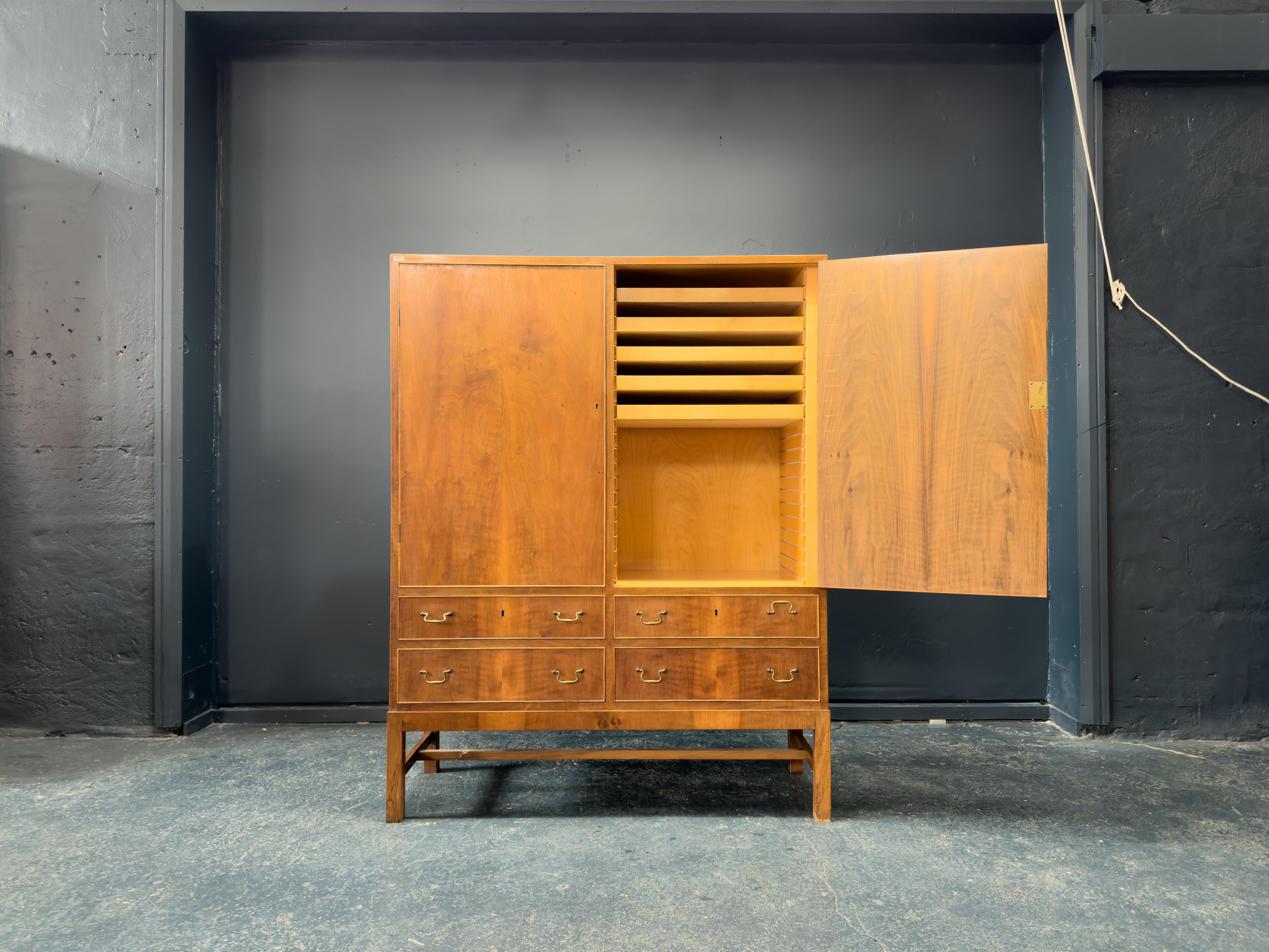 Mobiletto grande in Wood Wood In condizioni buone in vendita a London, GB