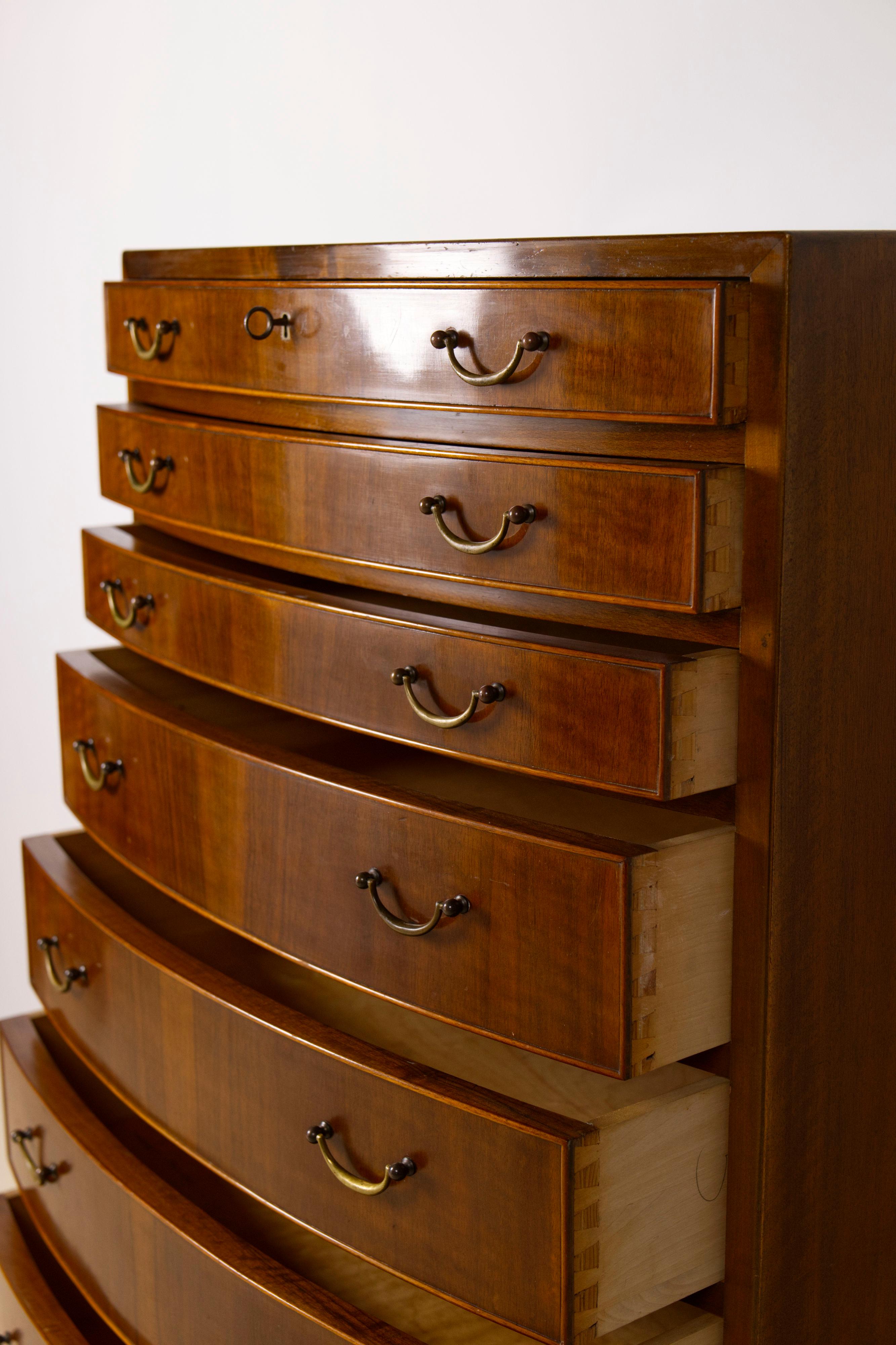 Grande commode en bois de noyer par Ole Wanscher, années 1940 en vente 6