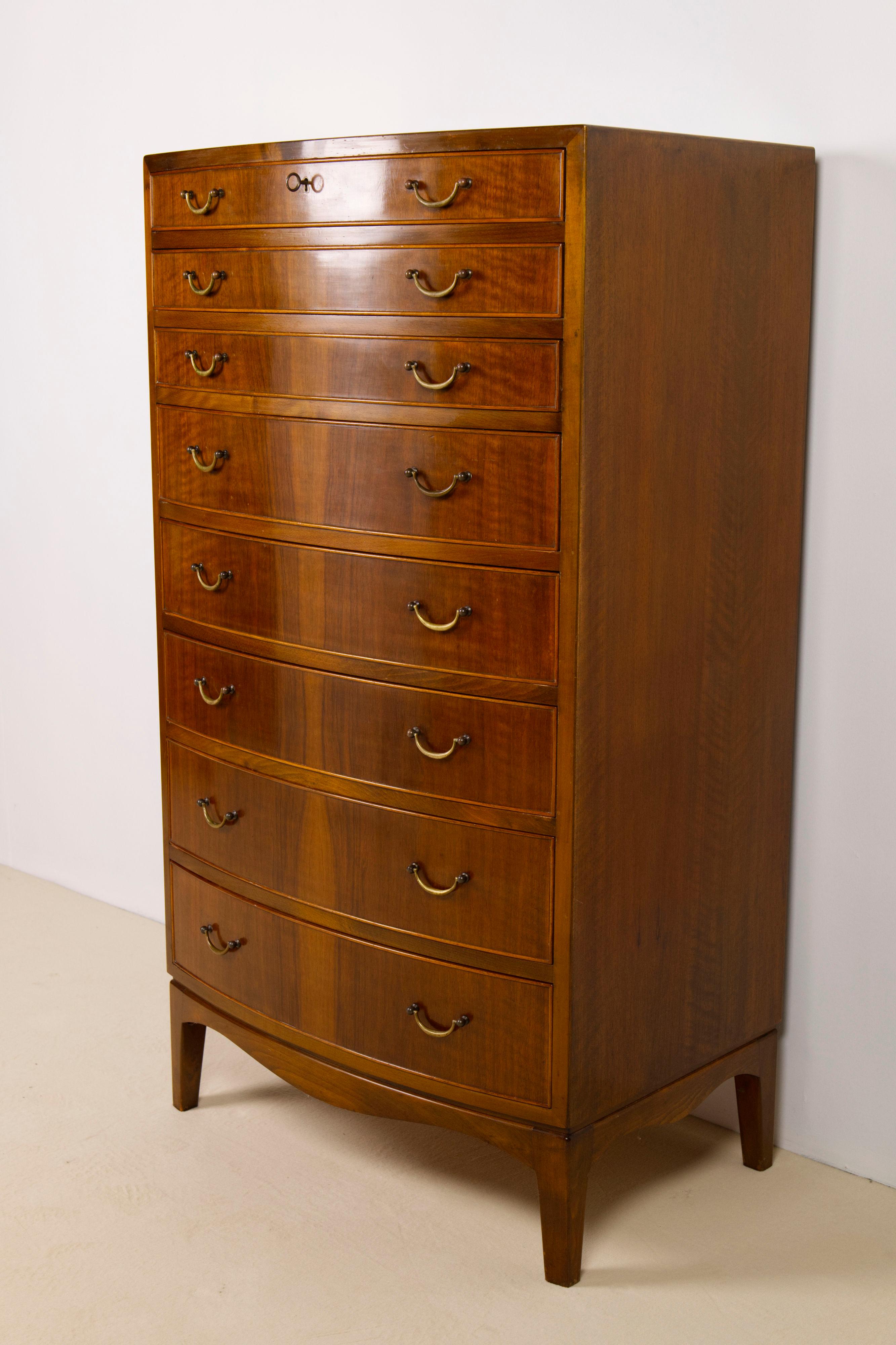 Grande commode en bois de noyer par Ole Wanscher, années 1940 en vente 12