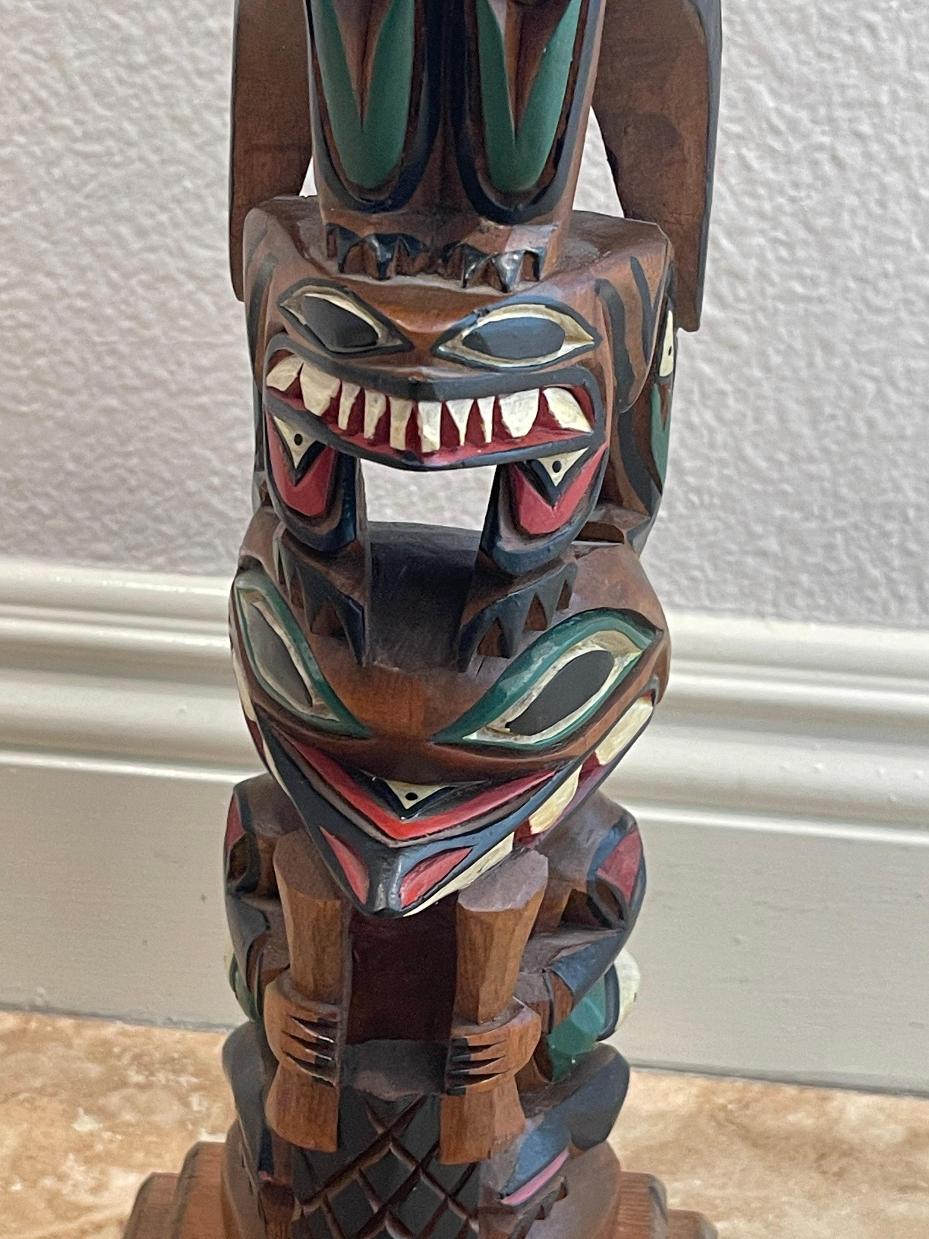 Large Nuu-chah-nulth Northwest Coast Hand Carved Wood Totem Pole by Sam Williams In Good Condition In San Diego, CA