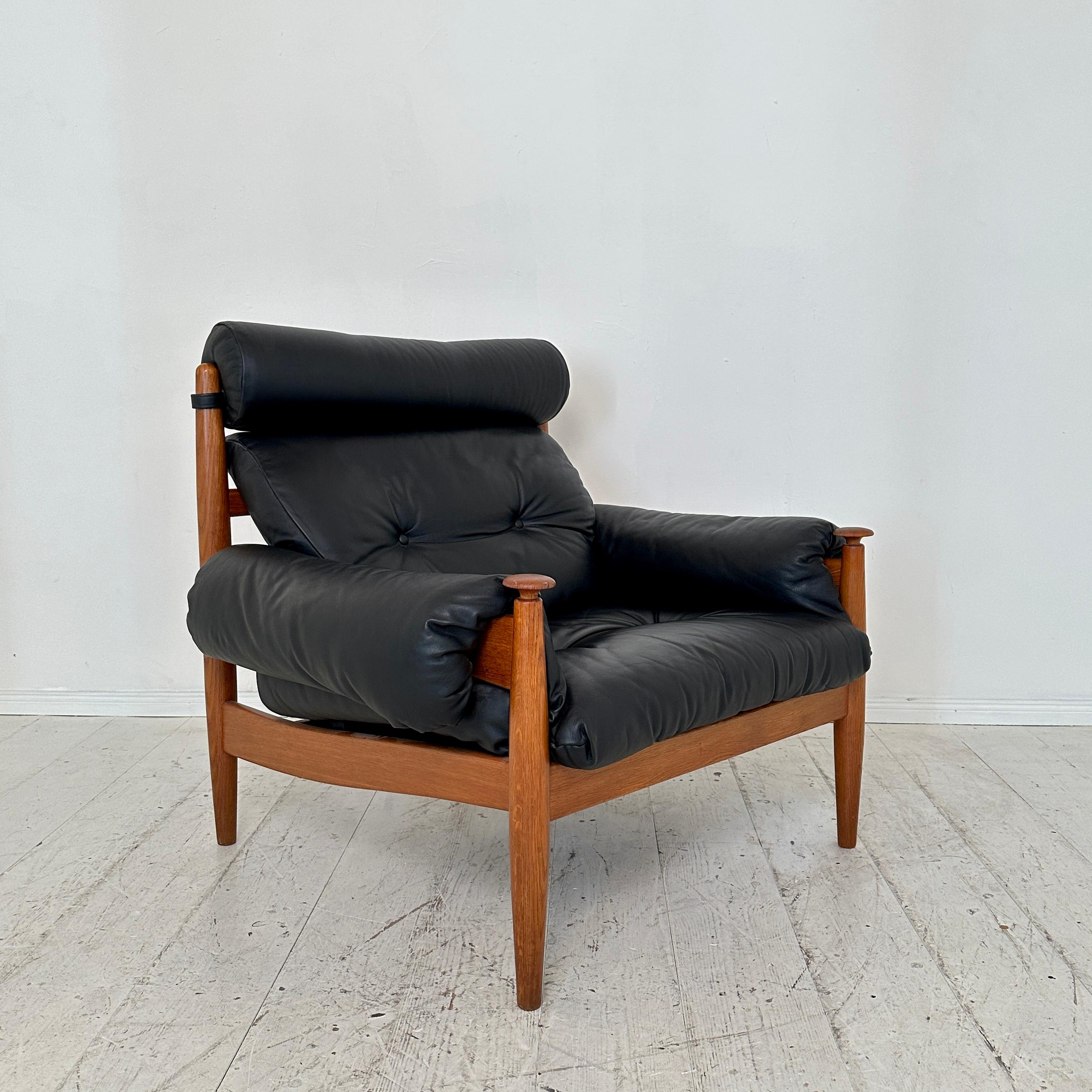 Large Oak and Black Leather Armchair by Eric Merthen , IRE Möbler, Sweden, 1960 7